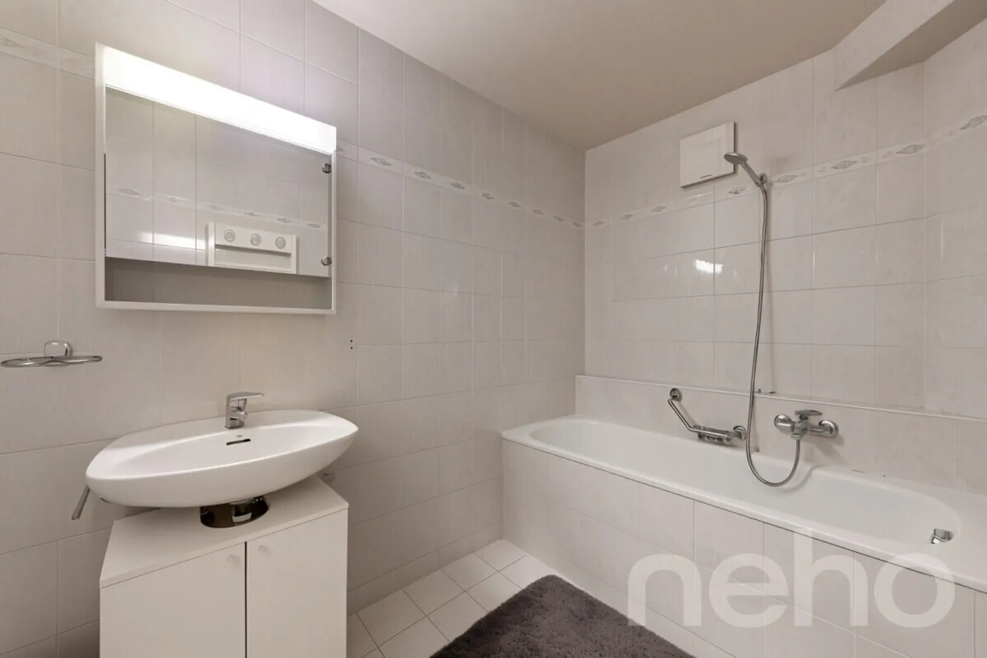 Bright duplex with large private garden - Photo 11 of 12