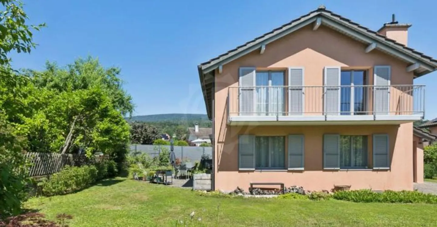 Maison Familiale Charmante à Bôle - Photo 1 sur 9