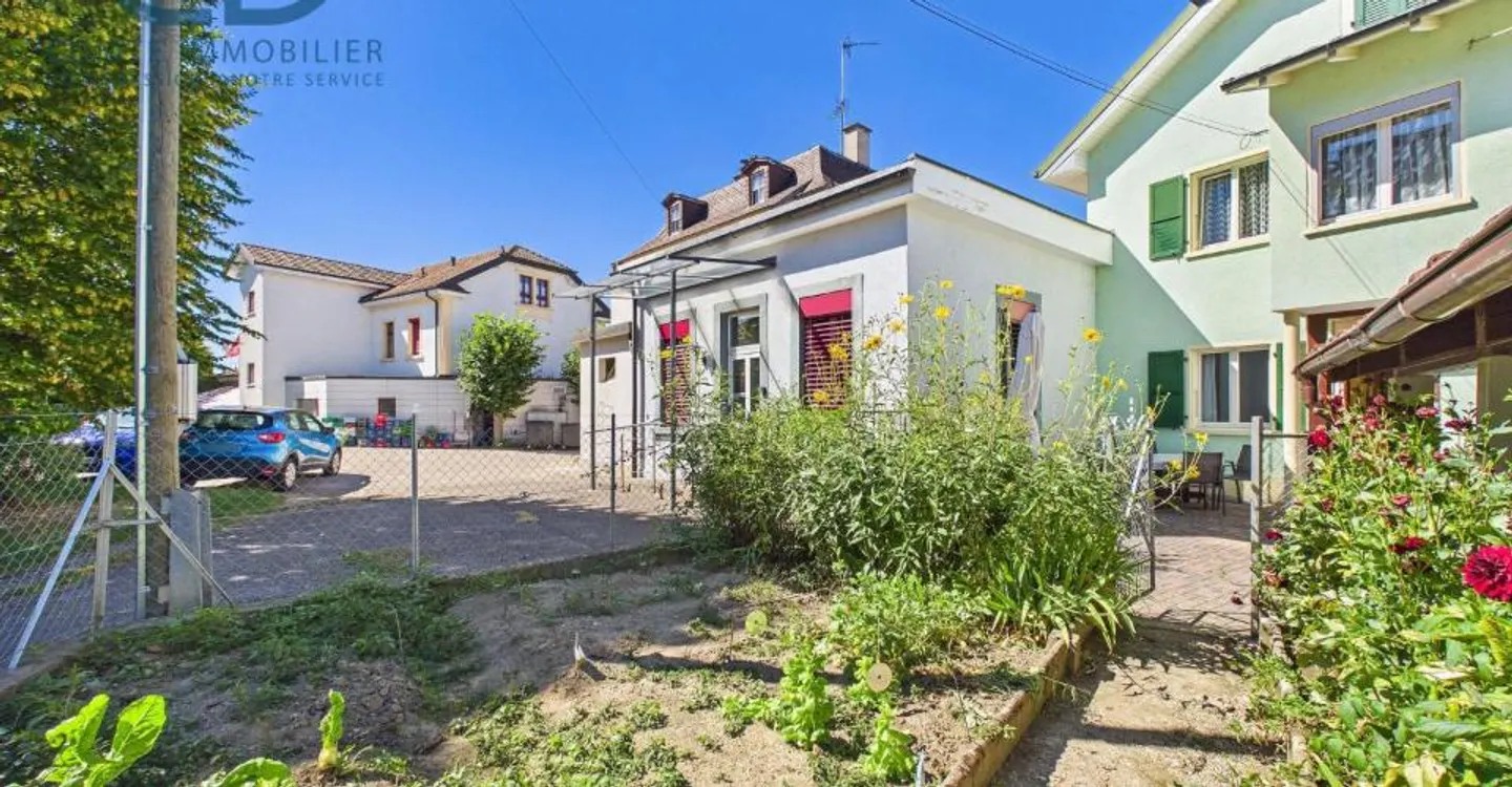 Maison contiguë de 5.5 pièces avec jardin, garage et beau potentiel - Photo 12 of 13