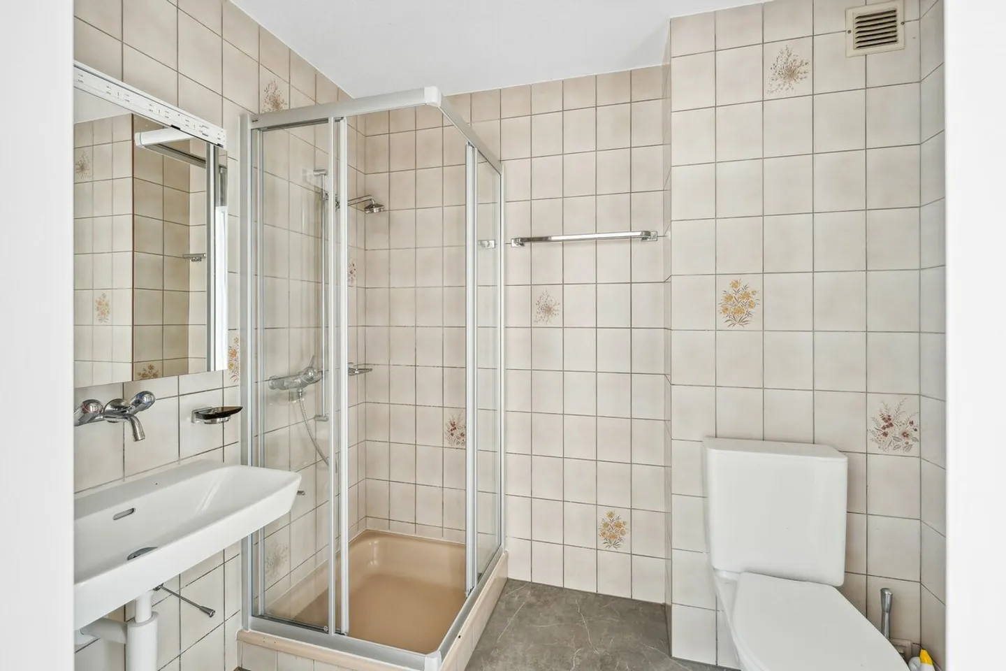 appartement de 2,5 pces à louer dans quartier très ensoleillé - Photo 6 sur 14