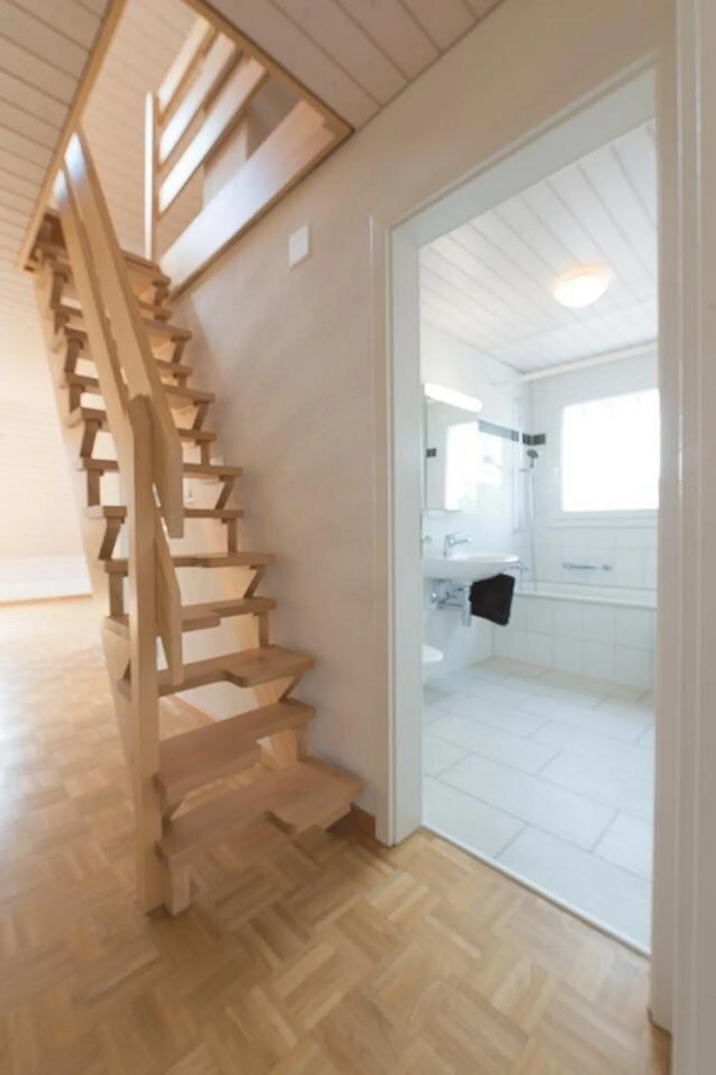 einzigartige Wohnung mit Dachzimmer - Photo 4 of 7