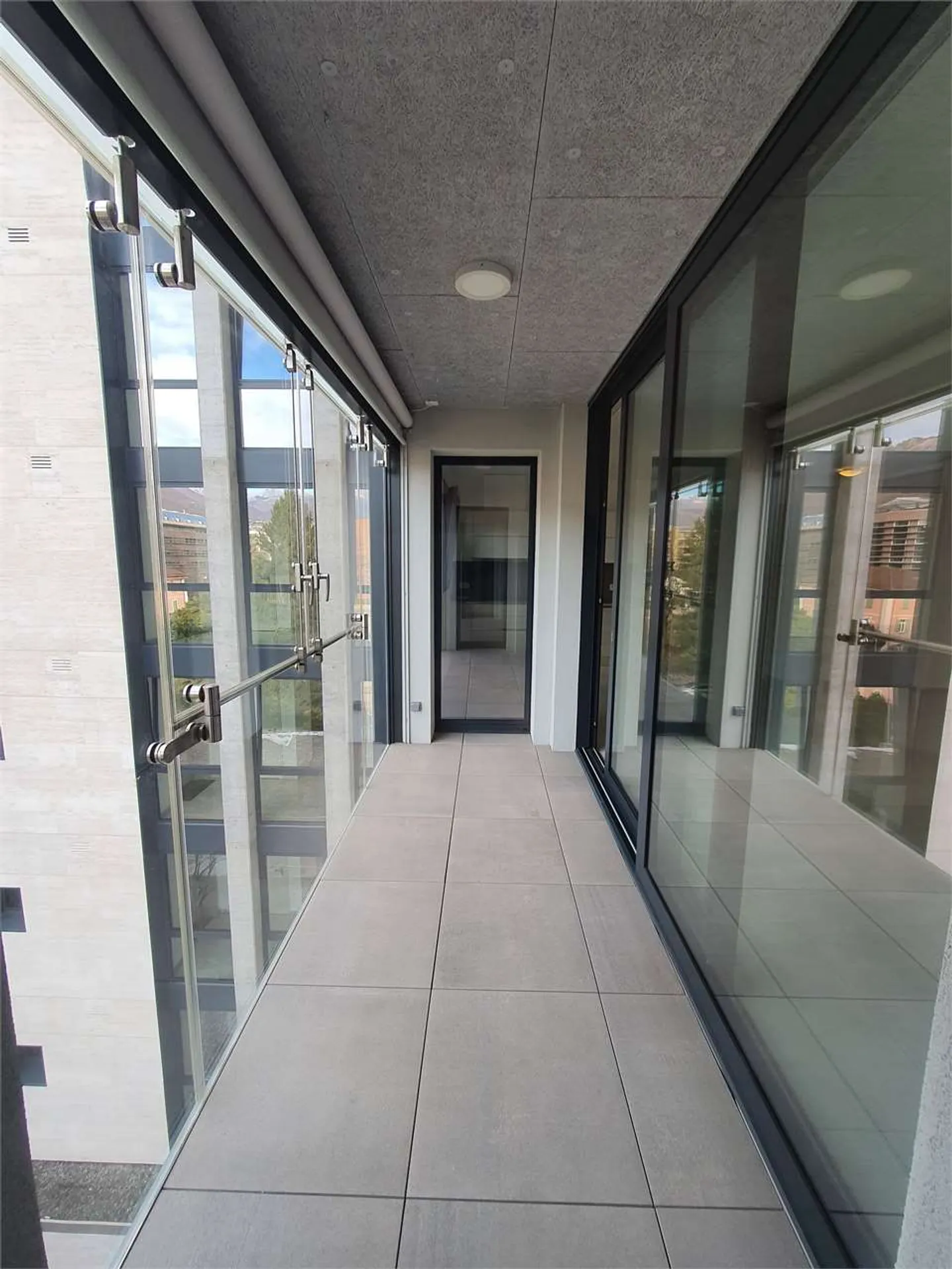 Wir bieten 3.5 Zimmer in der Stadtmitte - Photo 2 sur 7