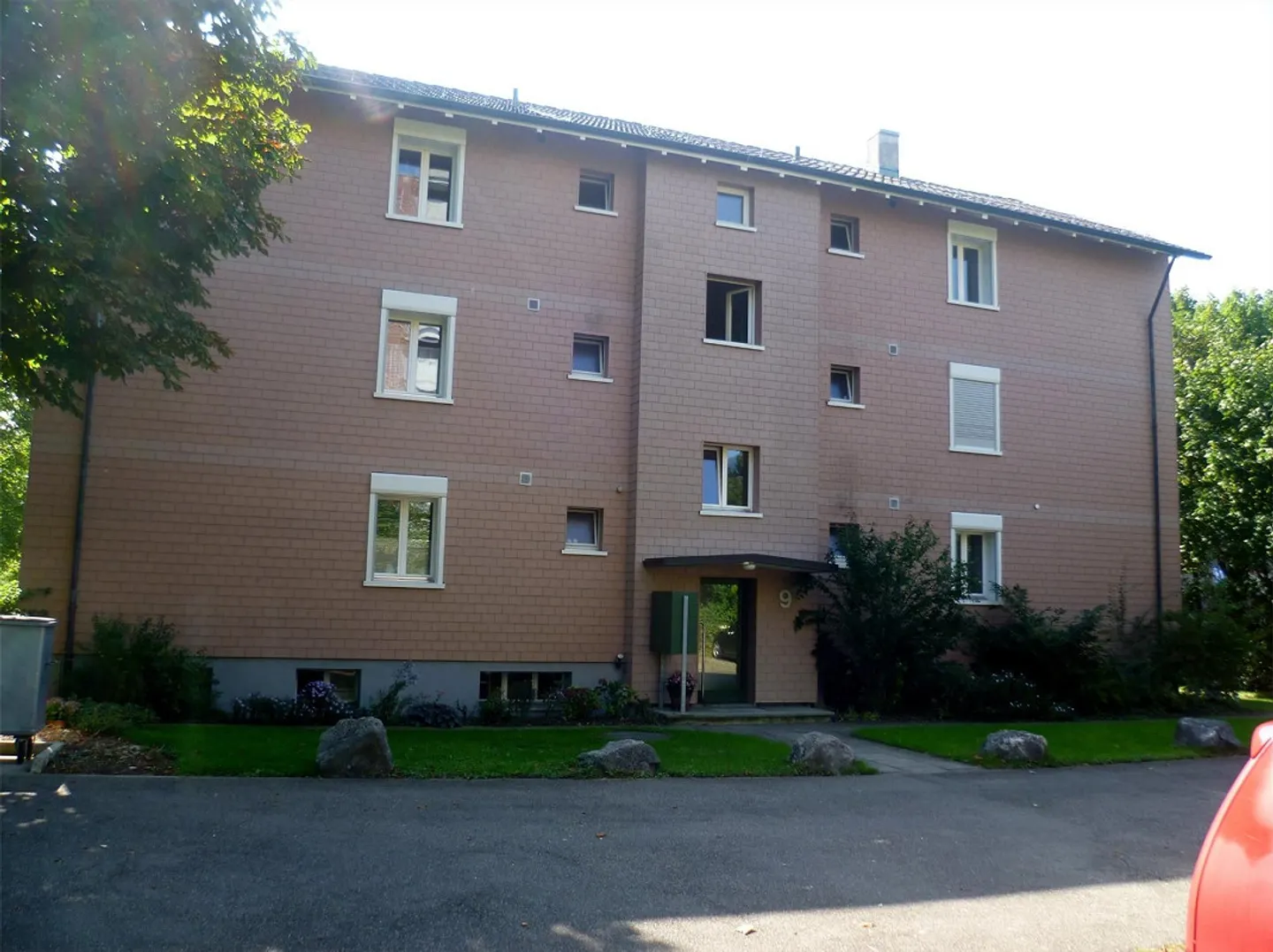 Appartamento affascinante con 4 stanze ad Aesch - Foto 1 di 9