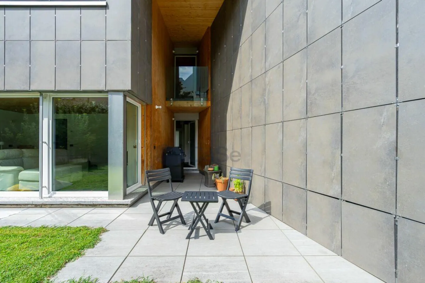 CADRO · DOVE L'ARCHITETTURA CONTEMPORANEA INCONTRA IL BENESSERE QUO... - Photo 2 of 15