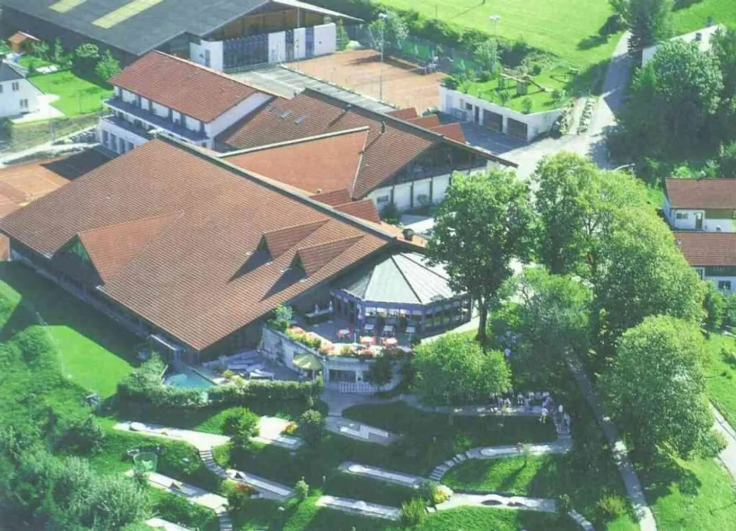 Ex centro sportivo con potenziale per riutilizzo! - Foto 5 di 18