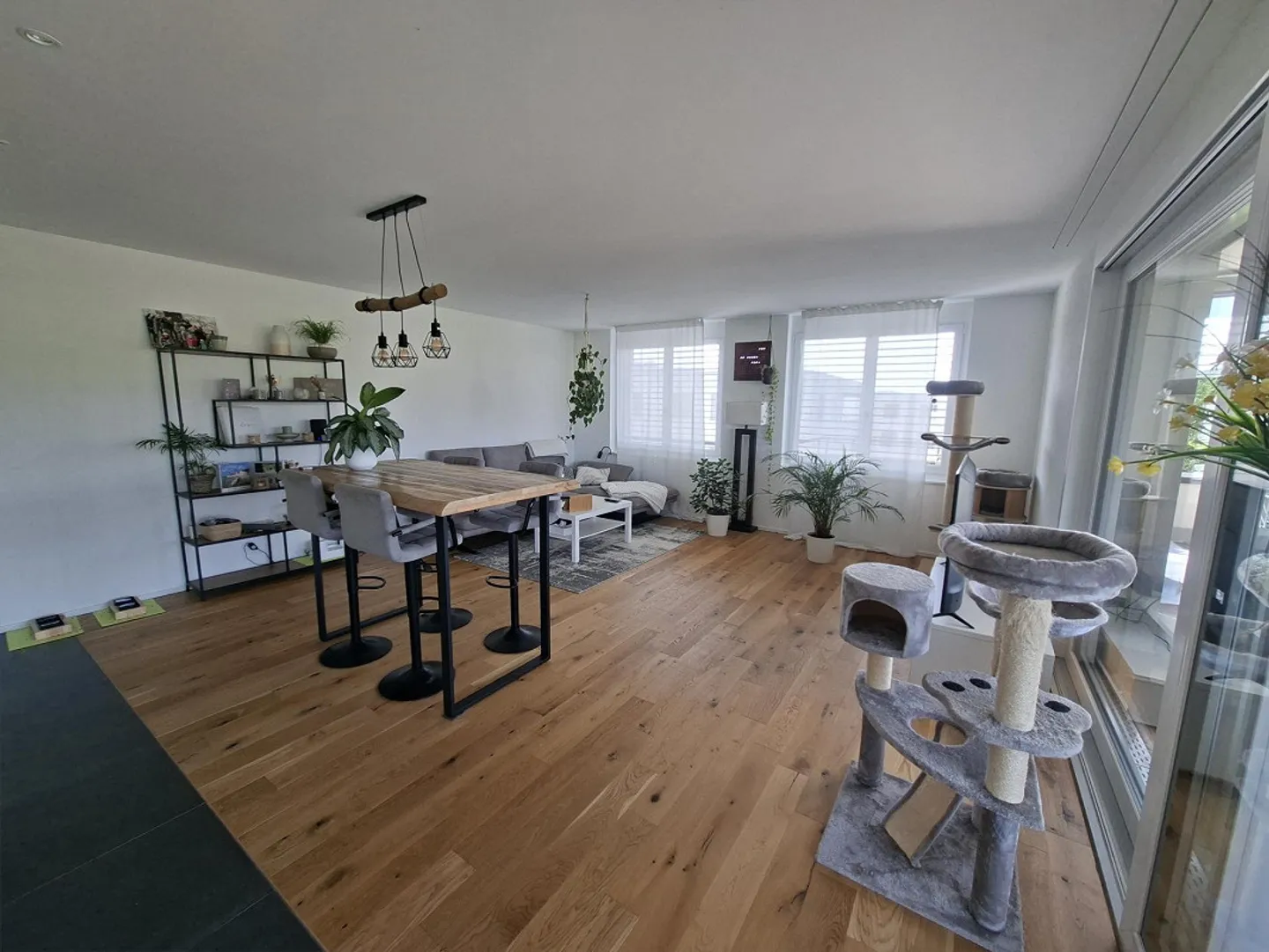 Grosszügige 3.5-Zimmer-Attika 91 m² & 52m² grosser Dachterrasse - Photo 1 of 11