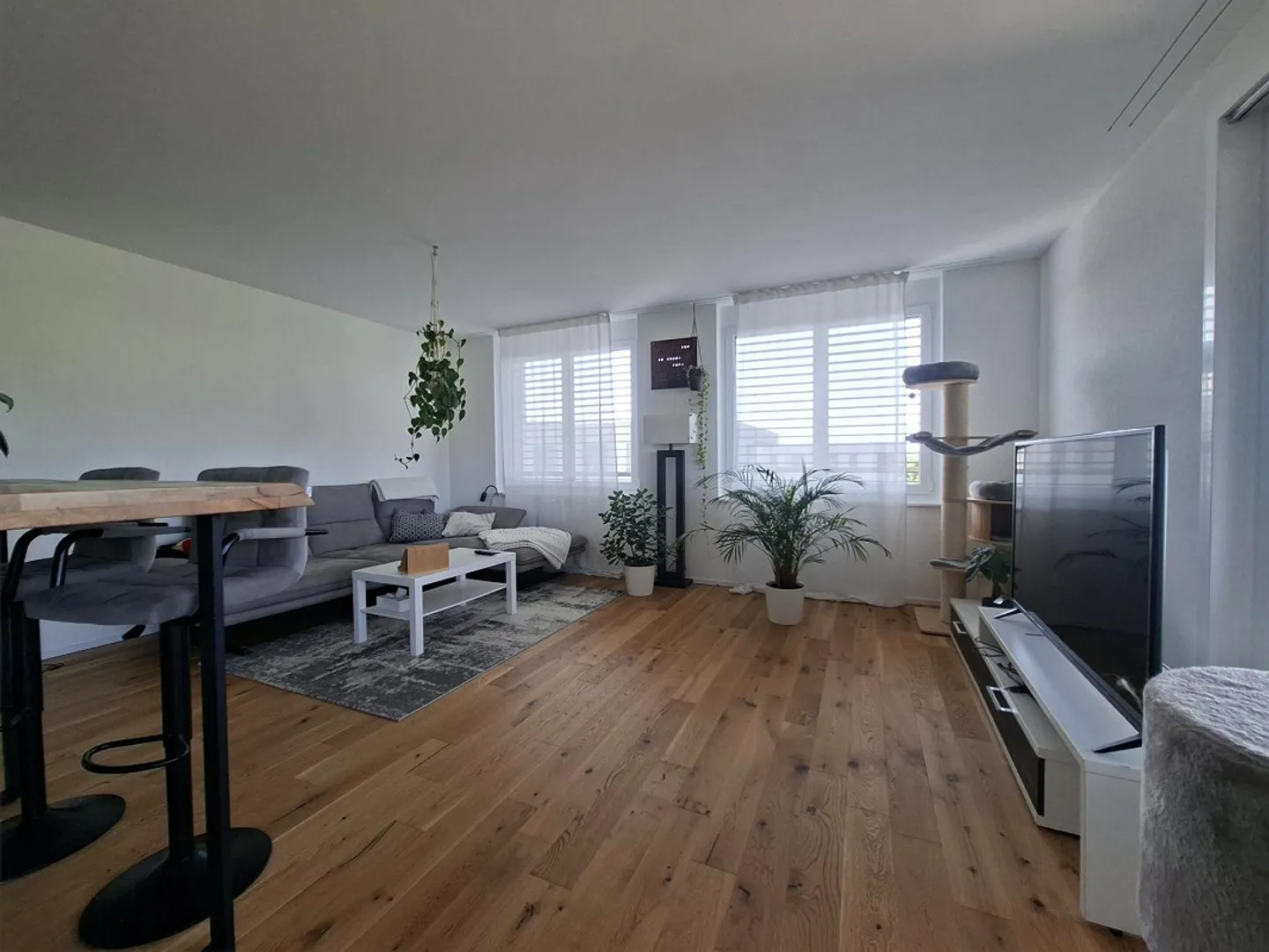 Grosszügige 3.5-Zimmer-Attika 91 m² & 52m² grosser Dachterrasse - Photo 3 of 11