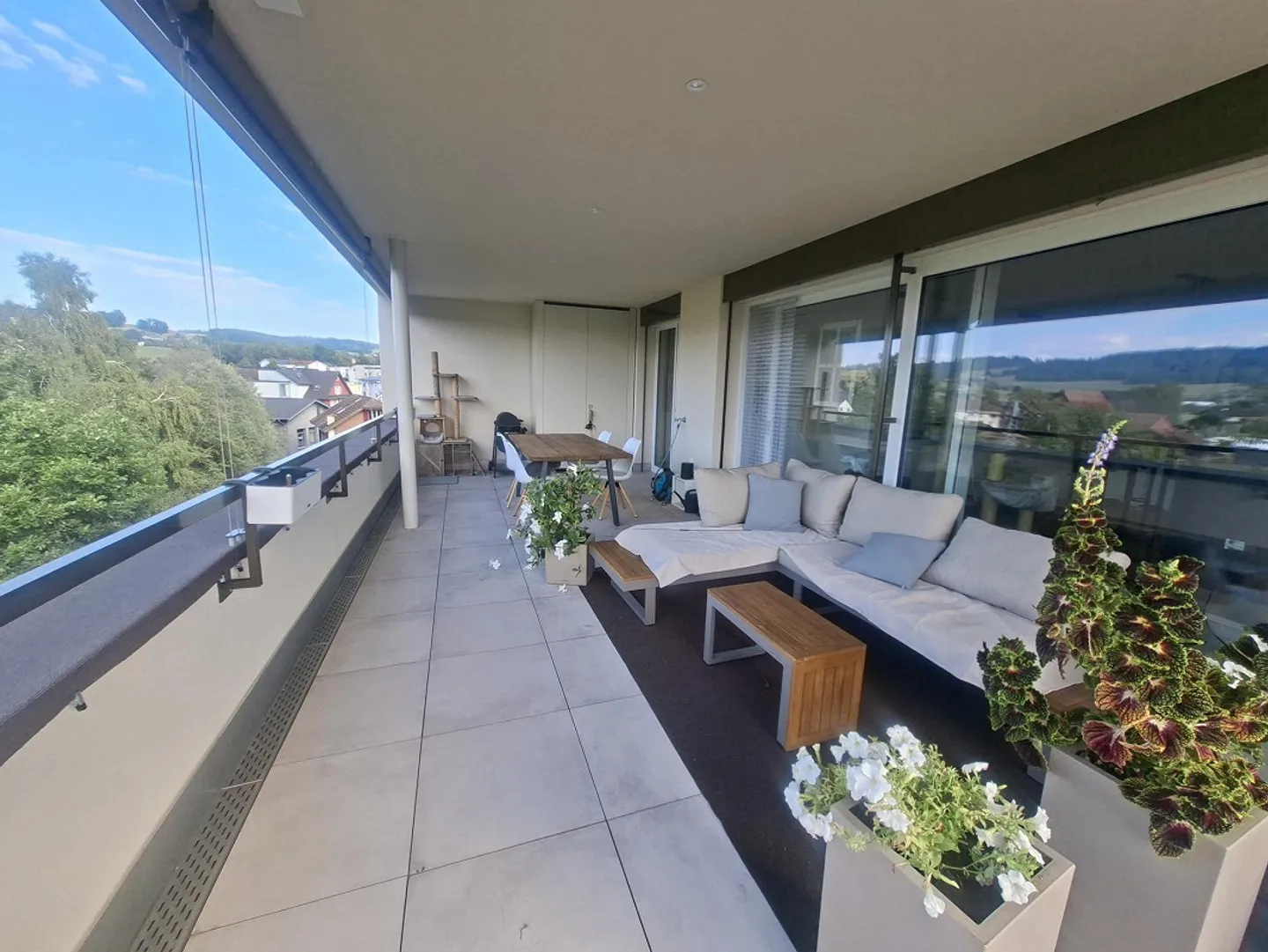 Grosszügige 3.5-Zimmer-Attika 91 m² & 52m² grosser Dachterrasse - Photo 9 of 11