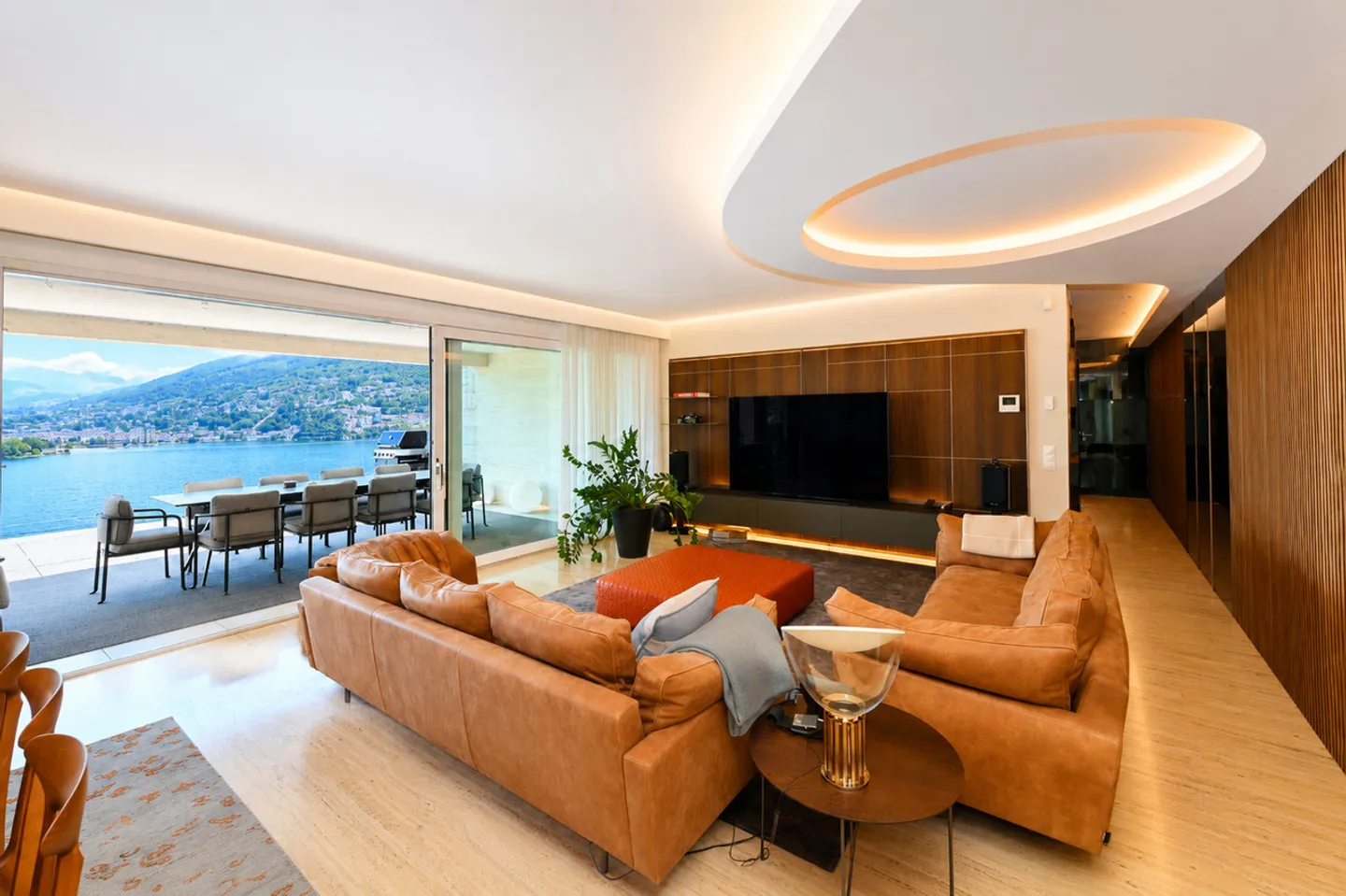 Luxury Furnished Apartment with Large Terrace and Lake View - Photo 9 of 24