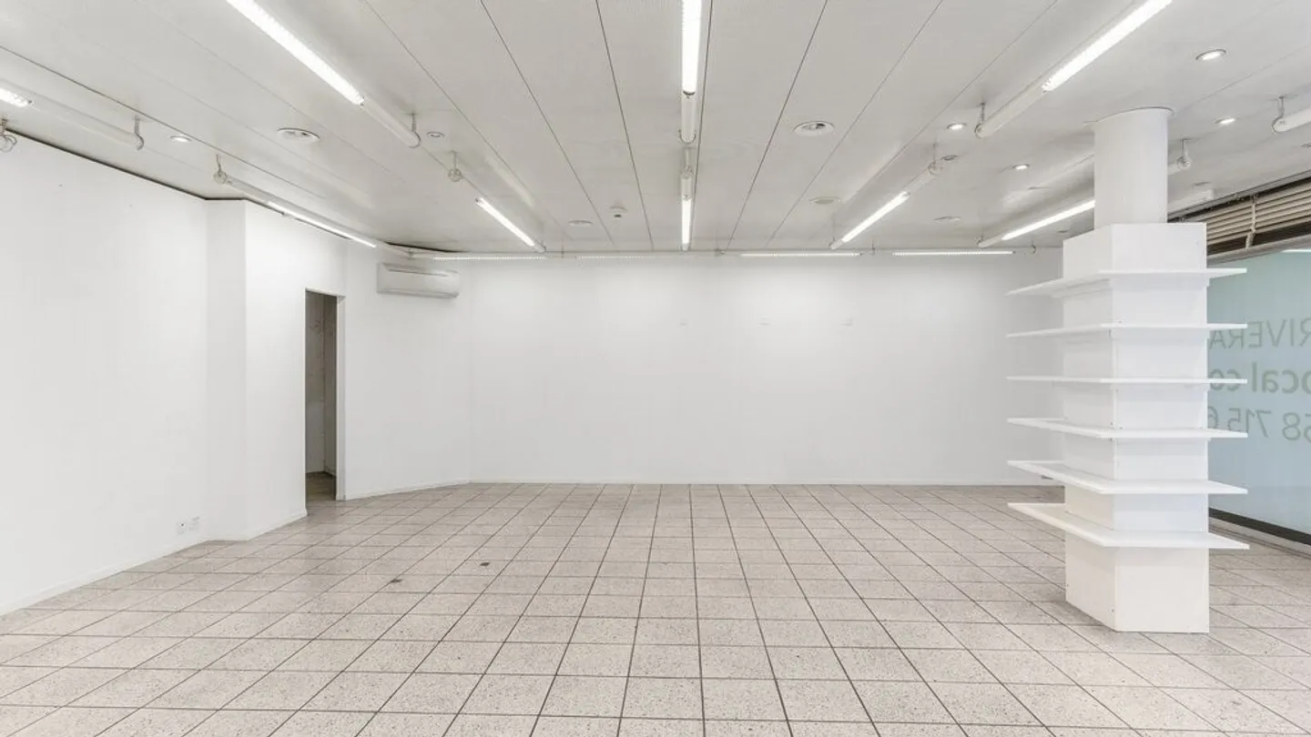 «Arcade au centre ville de Sierre à louer de suite ou à convenir» - Photo 1 sur 1