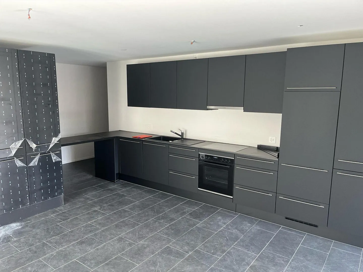 moderne 4,5 Zimmer Wohnung in zentraler Lage als Festwohnsitz - Photo 2 sur 14