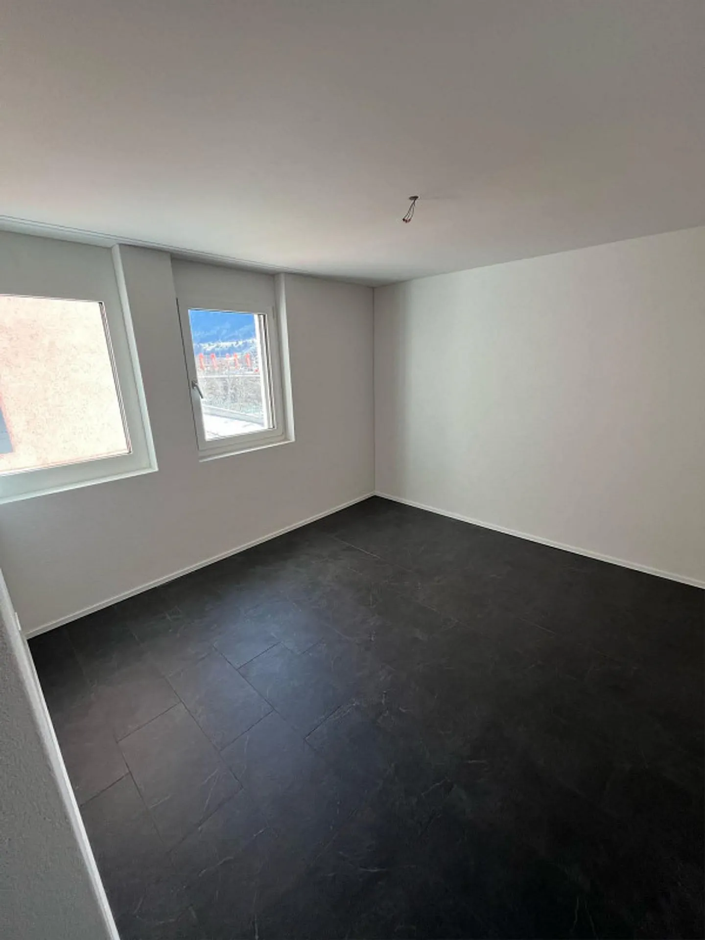 moderne 4,5 Zimmer Wohnung in zentraler Lage als Festwohnsitz - Photo 7 sur 14