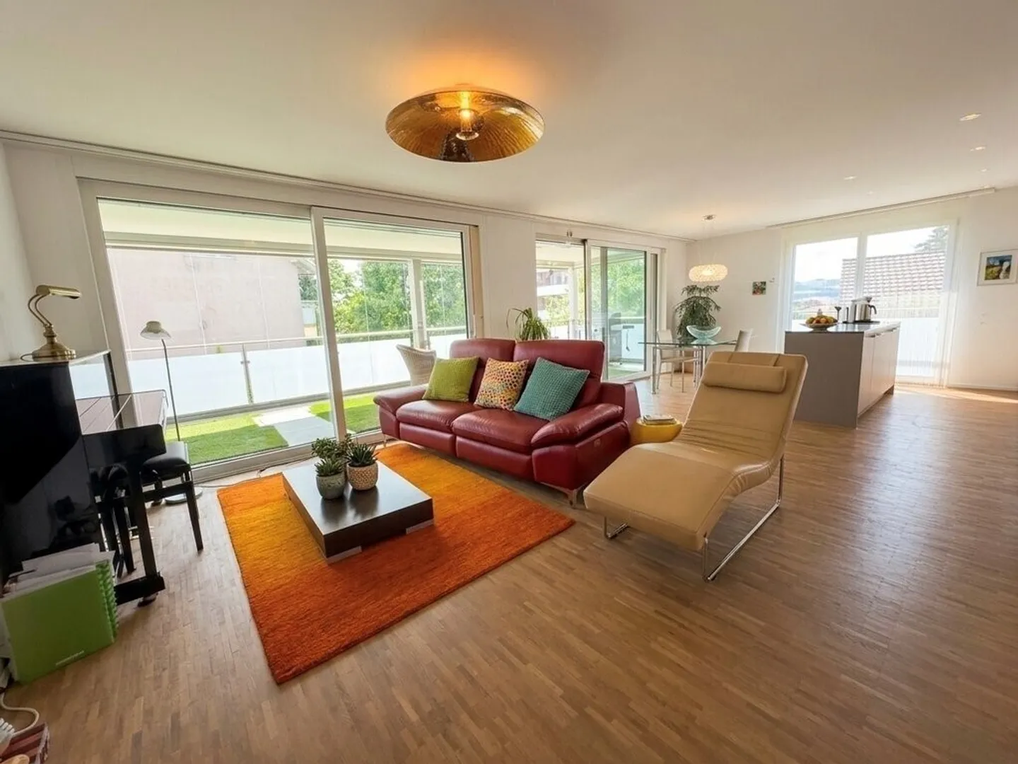 Modernes Apartment mit grossem Balkon - Foto 2 von 11