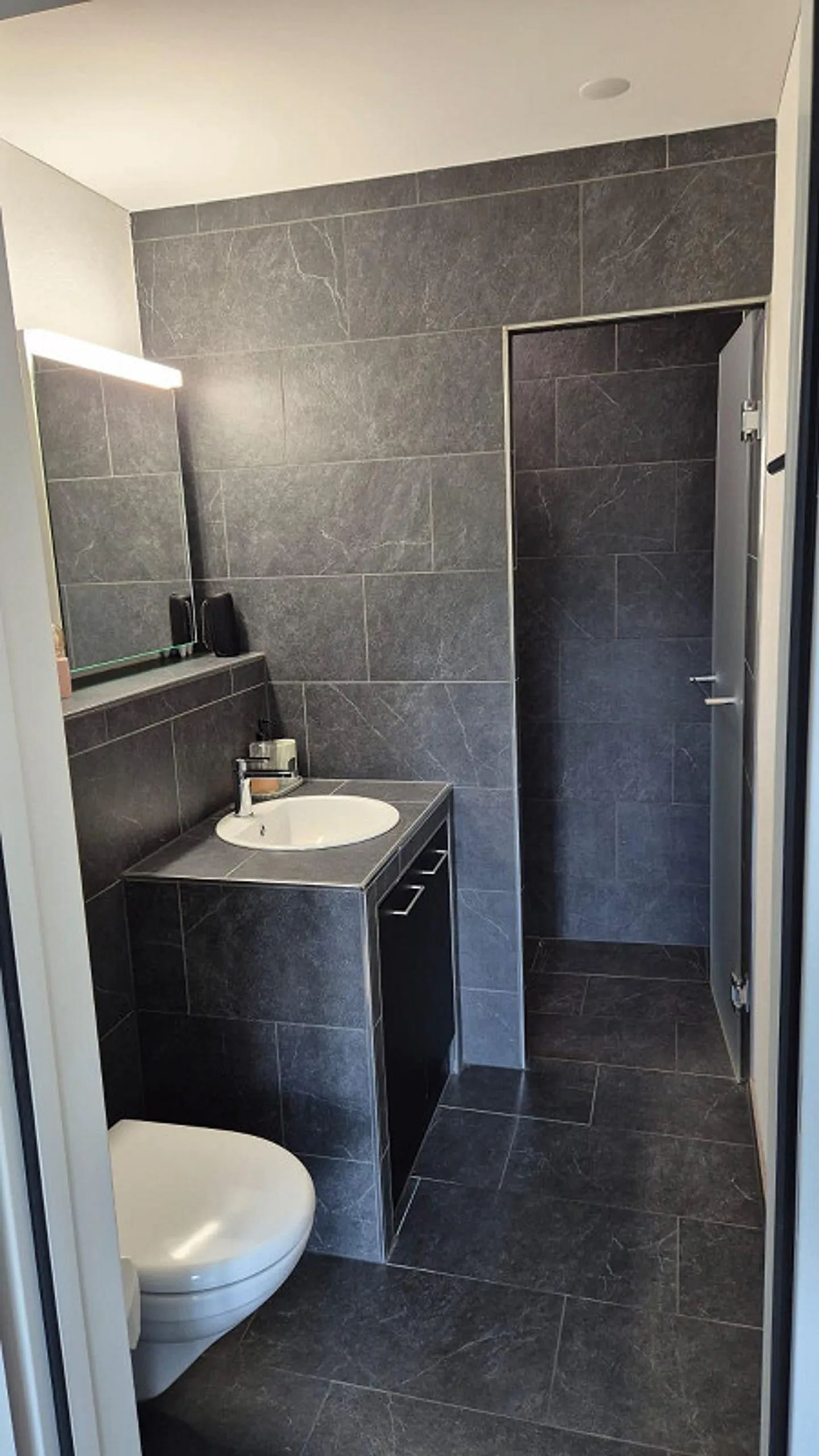 moderne 4,5 Zimmer Wohnung in zentraler Lage als Festwohnsitz - Photo 13 sur 14