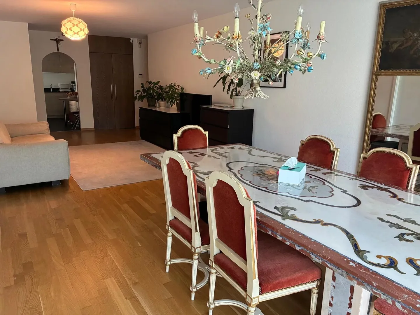 Charming Apartment with Garden - Photo 4 of 8