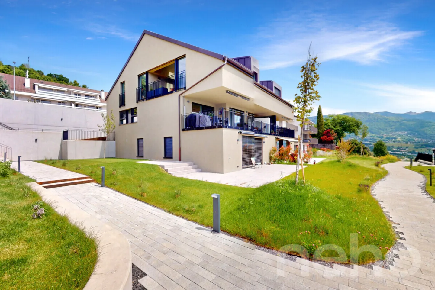 Superbo duplex attico con terrazza e vista panoramica - Foto 1 di 12