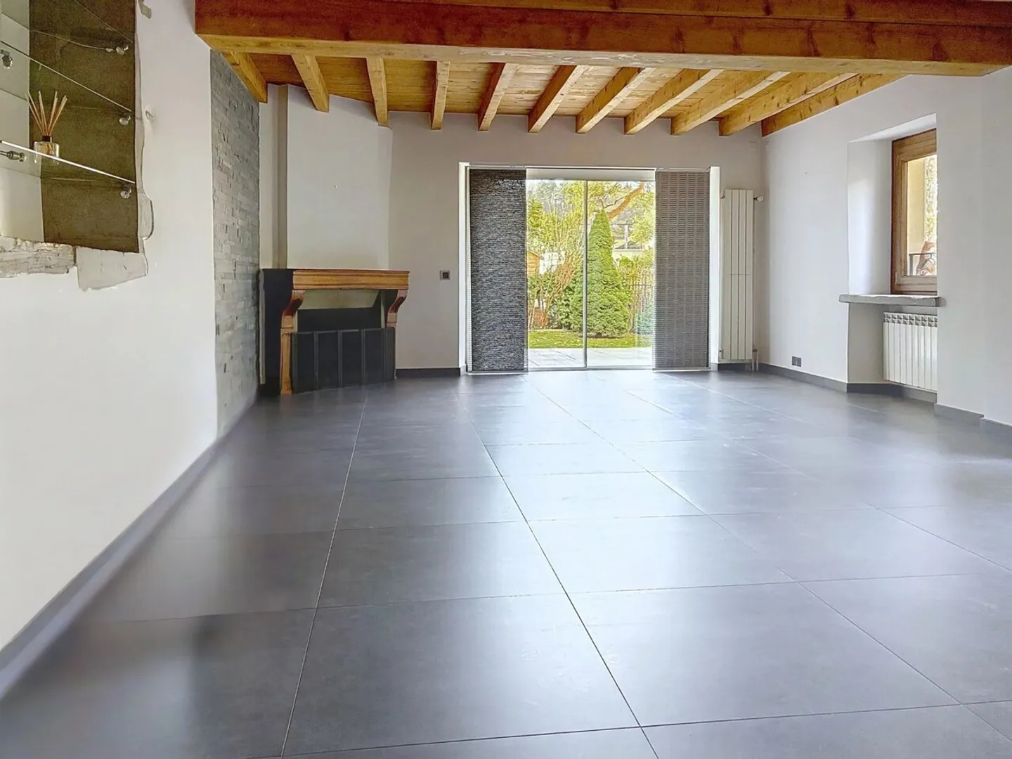 Stunning renovated village house in Aire-la-Ville - Photo 9 of 10