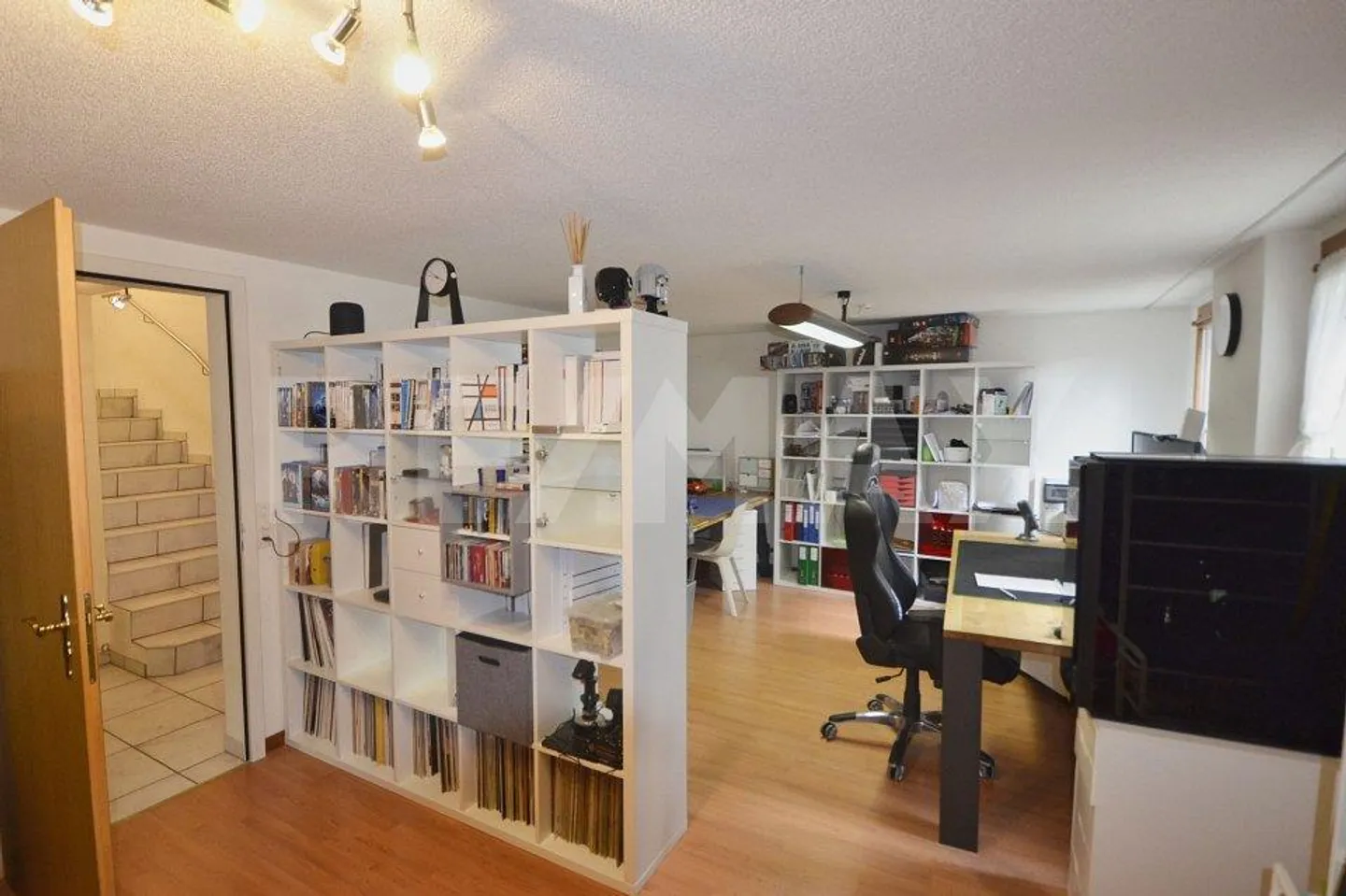 Spacious Single-Family Home in a Quiet Hillside Location - Ideal for Families - Photo 9 of 13