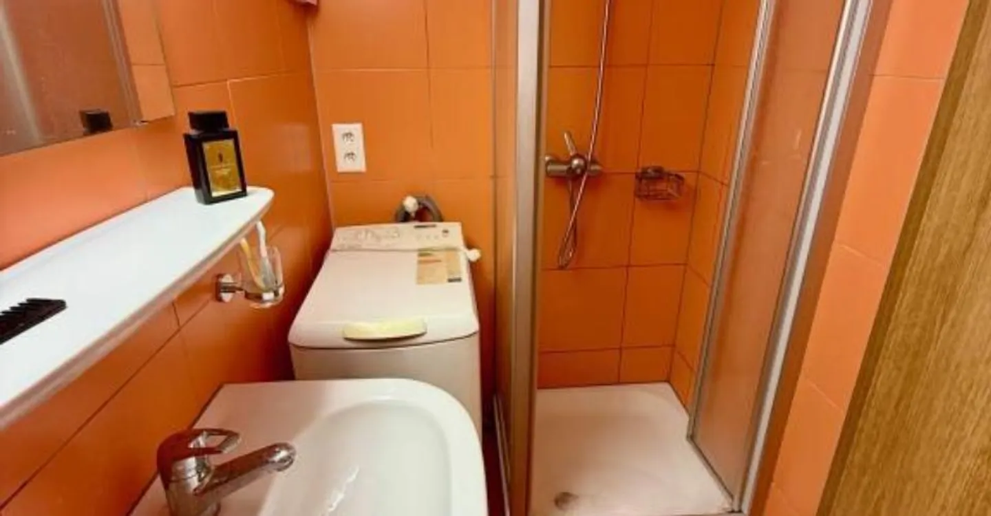 For rent in Sierre, charming 2.5 rooms on the 1st floor - Photo 4 of 5