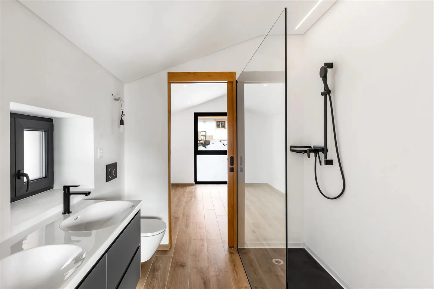 Contemporary elegance in Lens with a spectacular mountain panorama - Photo 9 of 13