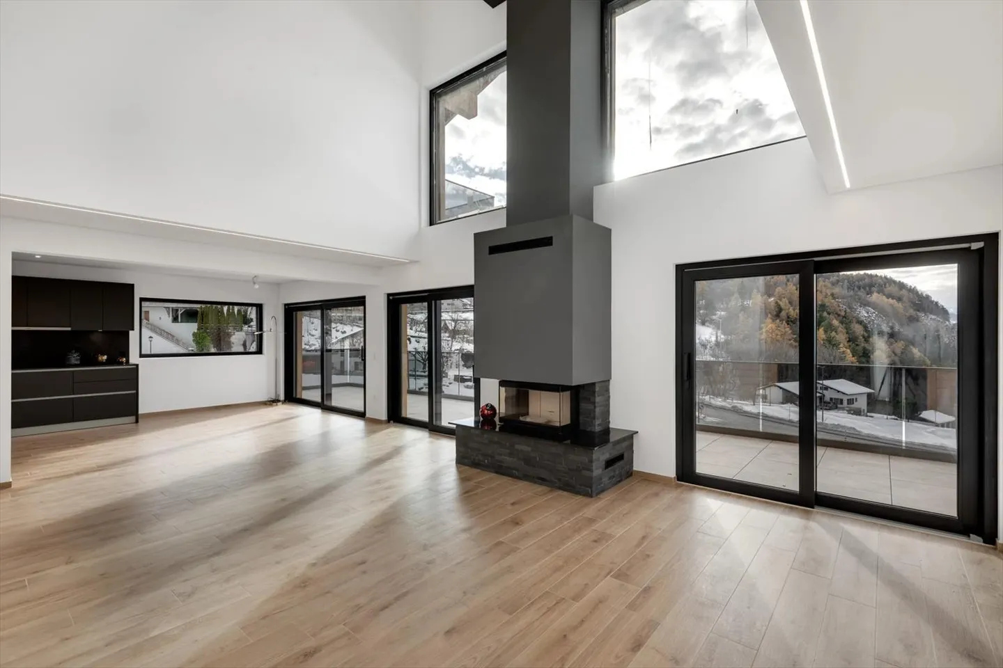 Contemporary elegance in Lens with a spectacular mountain panorama - Photo 1 of 13