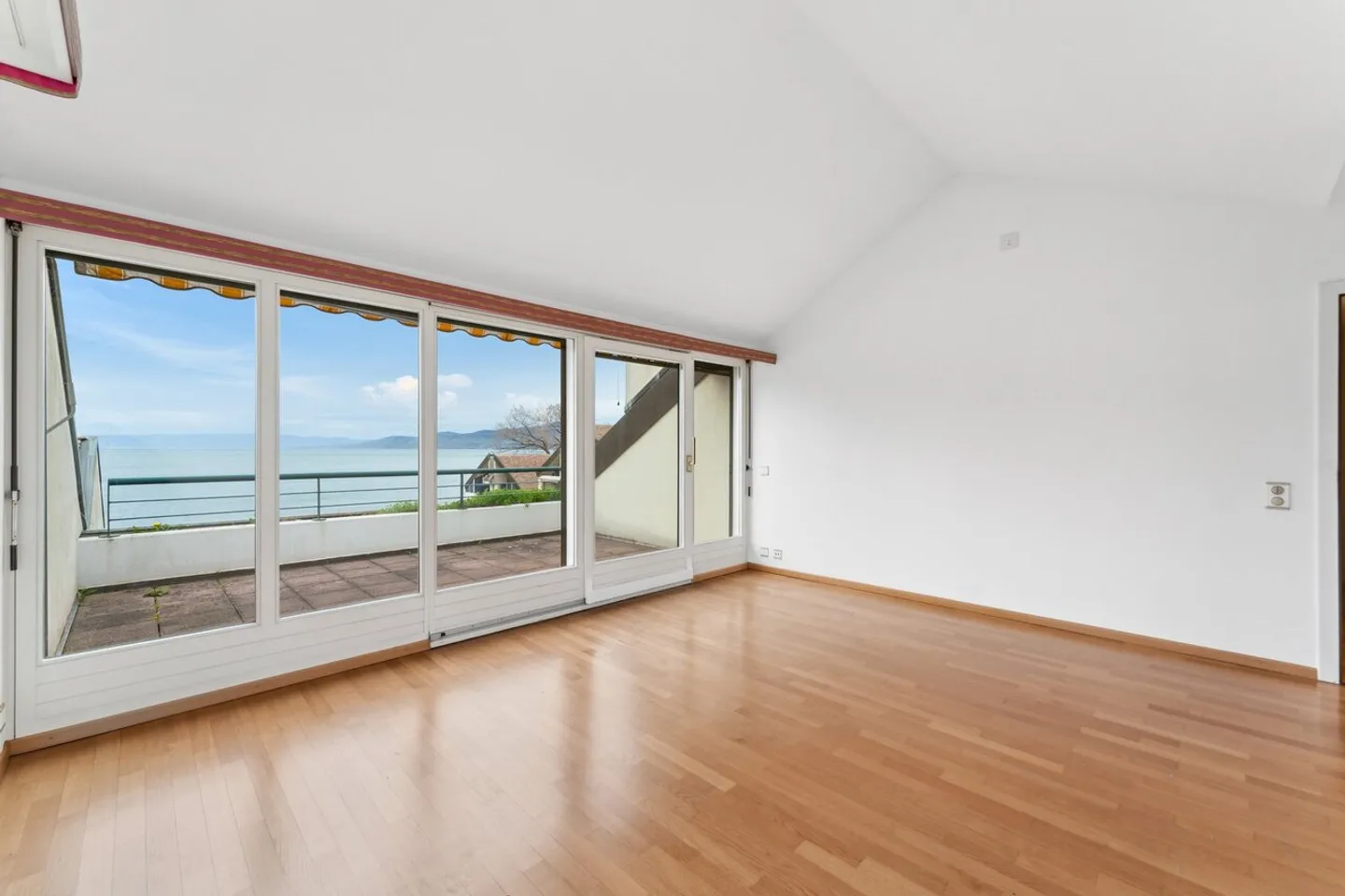 Magnificent duplex, feet in the water in Villeneuve - Photo 6 of 13