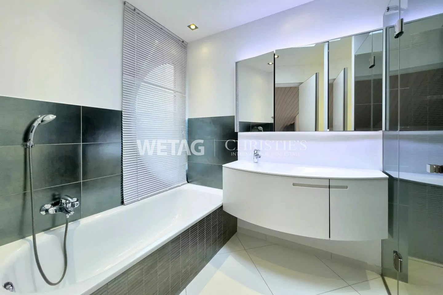 Ascona: Elegante attico di lusso con ampie terrazze in stile zen... - Foto 6 di 11