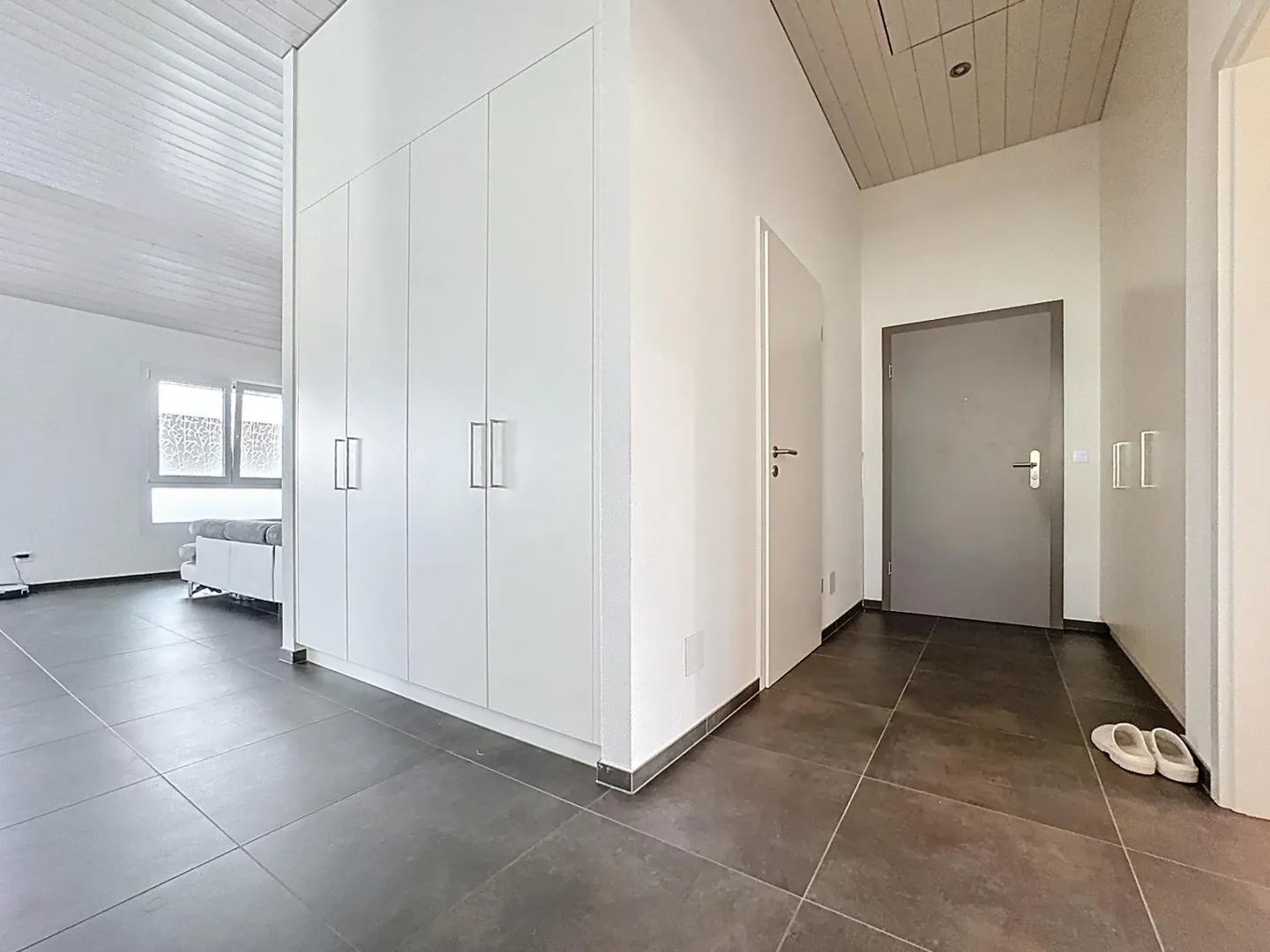 3.5 Room Apartment - Photo 3 of 10