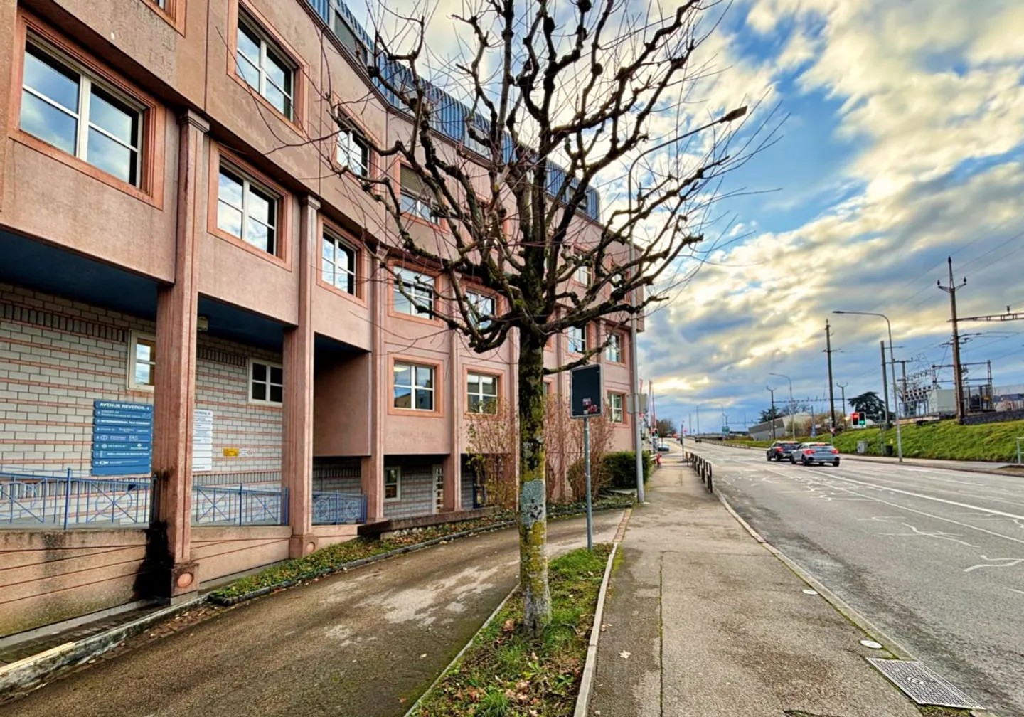 Magnificent Office Space in the Center of Nyon - Photo 1 of 12