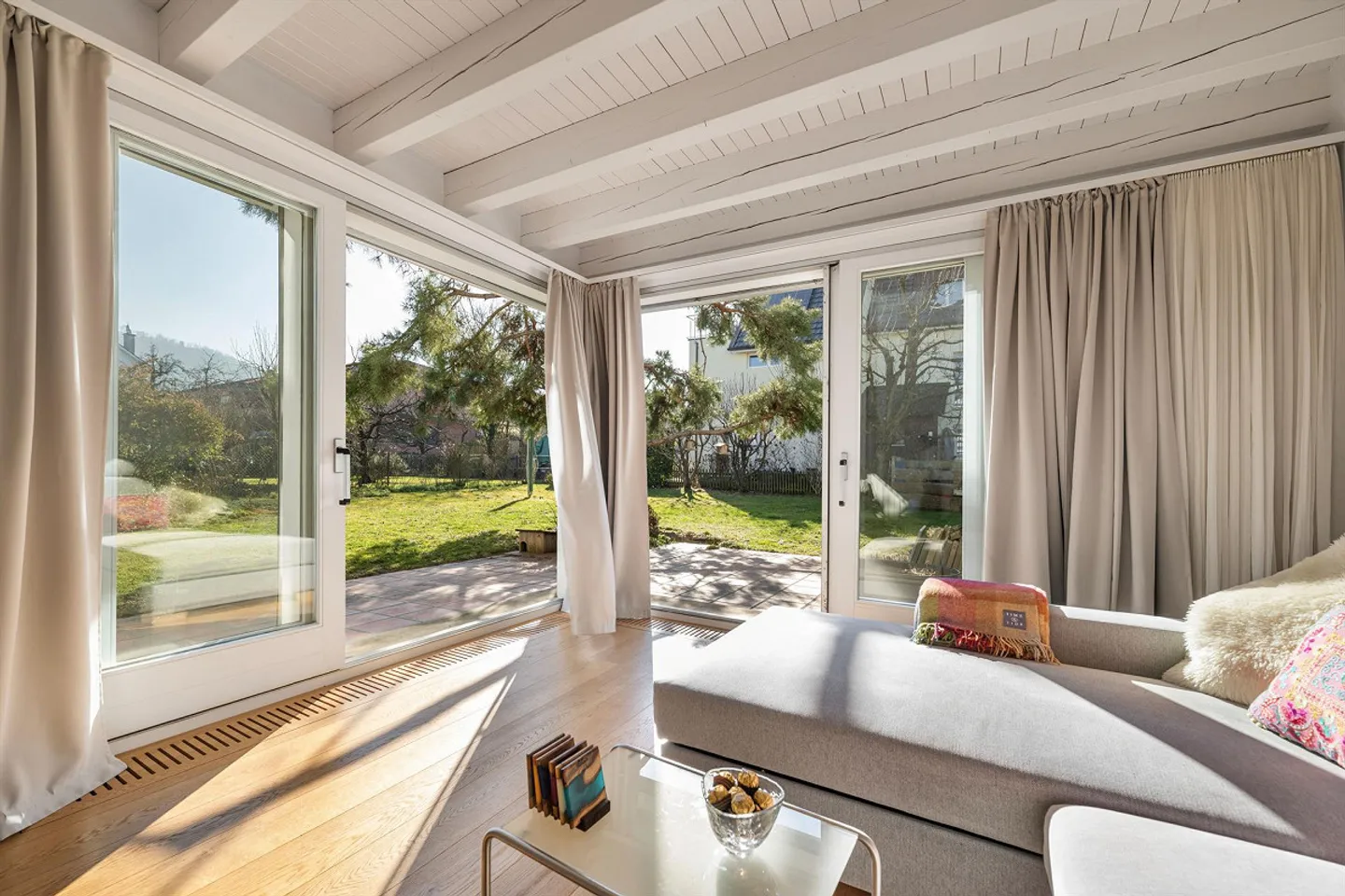 Casa unifamiliare esclusiva in posizione privilegiata a Muttenz - Foto 1 di 5