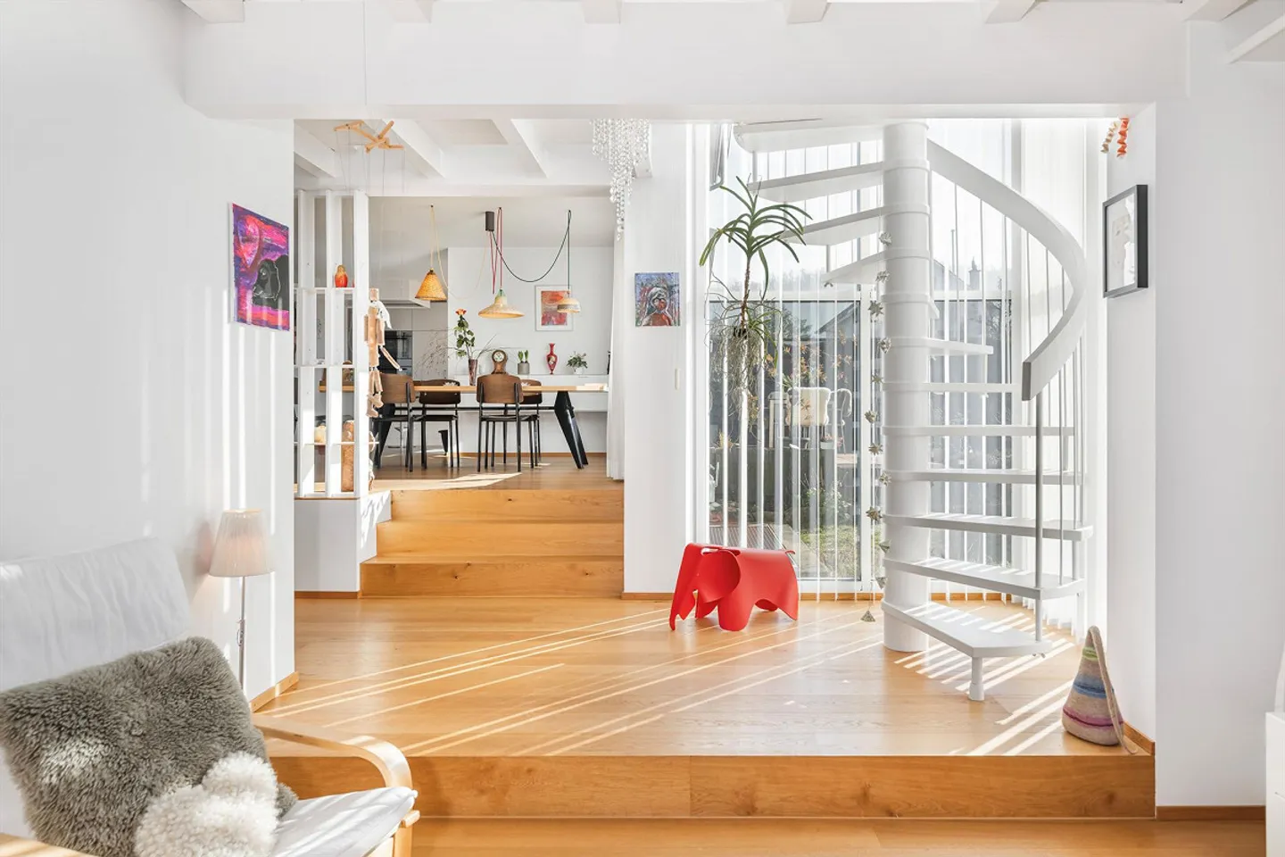 Casa unifamiliare esclusiva in posizione privilegiata a Muttenz - Foto 2 di 5