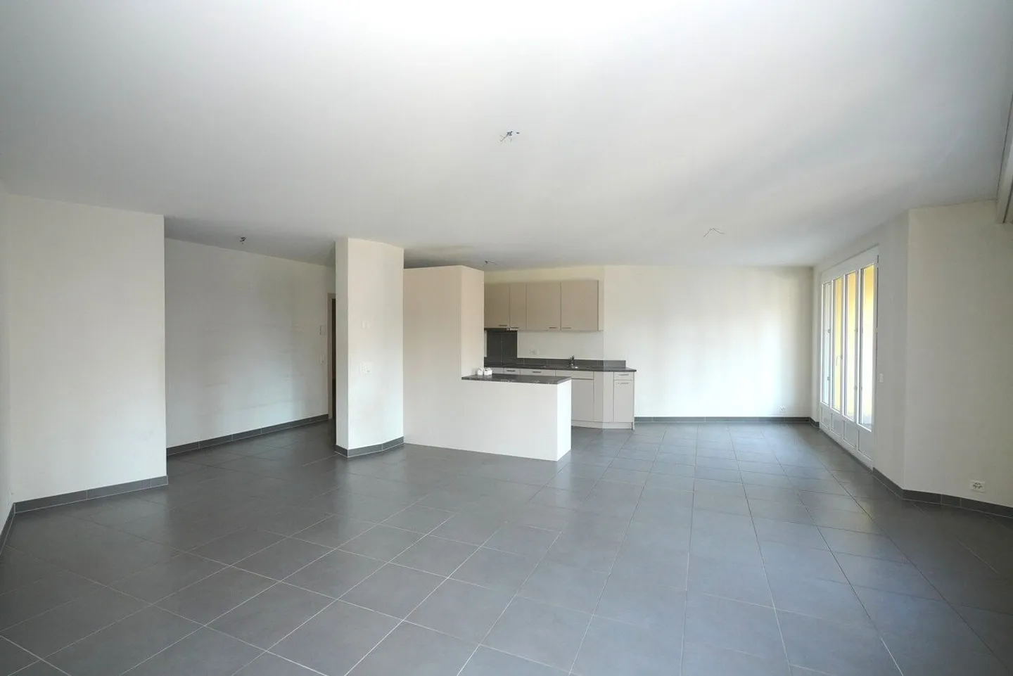 APPARTAMENTO DI 4.5 LOCALI NEL CENTRO DI SIERRE - Foto 1 di 13