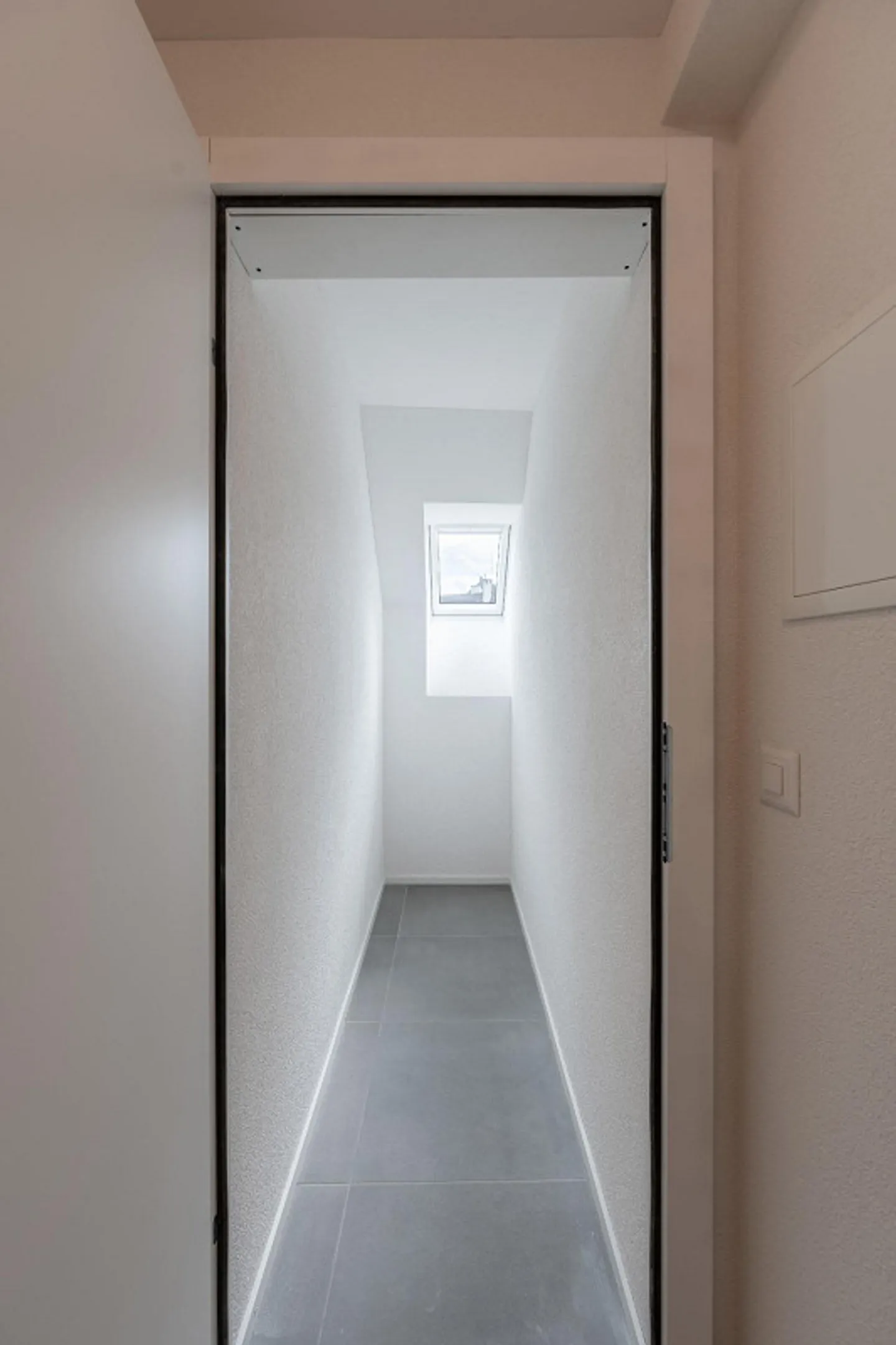 Charmante 1.5-Zimmer-Penthouse - Foto 4 von 6