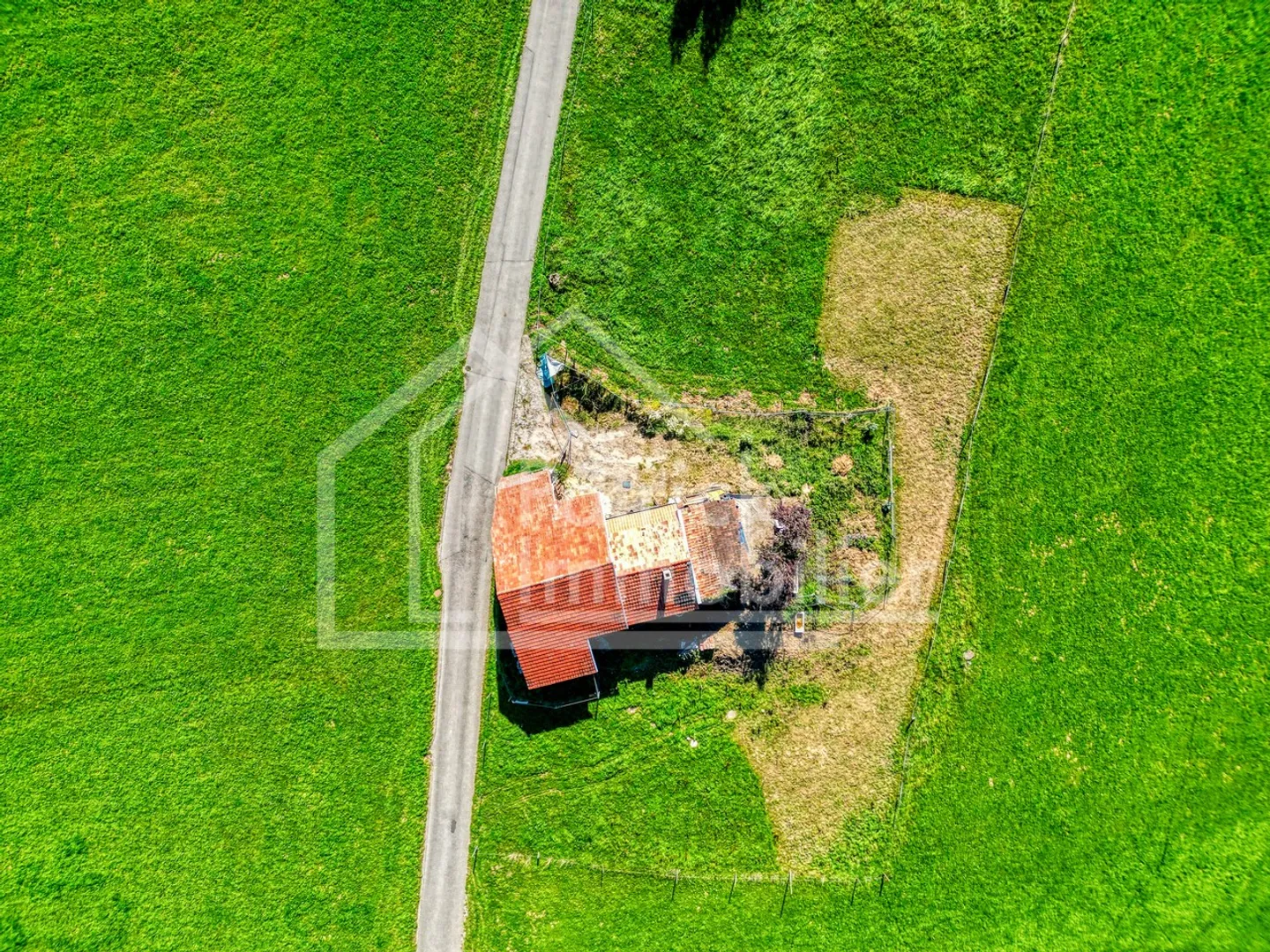 Ferme avec potentiel de rénovation avant-projet disponible - Photo 1 sur 6