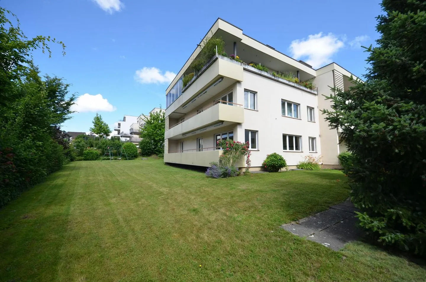 Attractive and spacious apartment in a green environment - Photo 1 of 12