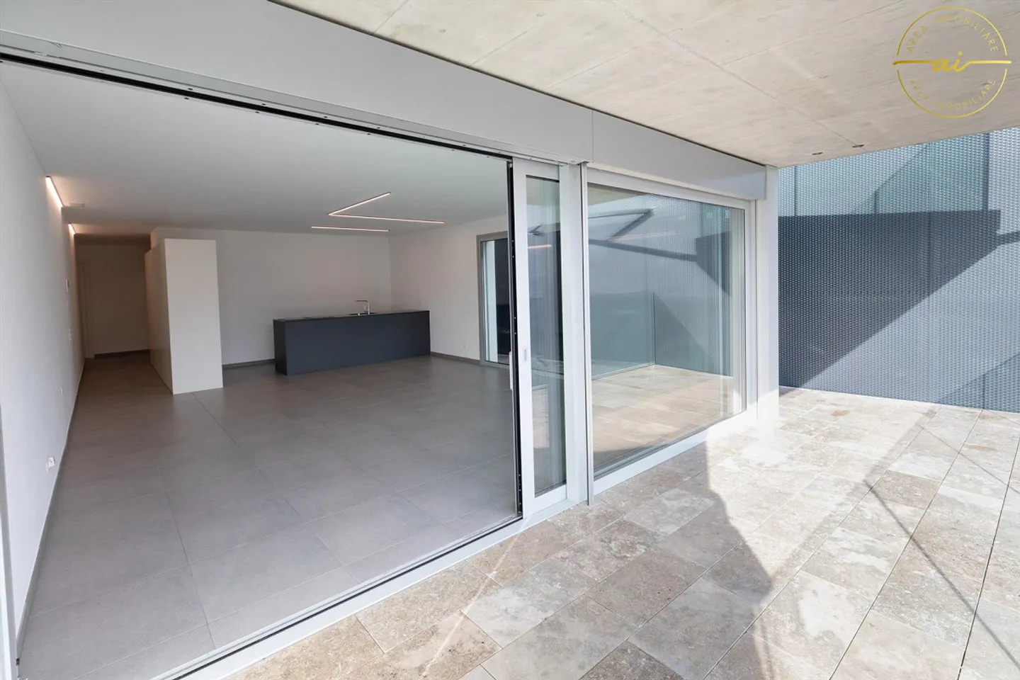 PENTHOUSE 3.5 ROOMS WITH LARGE TERRACE IN THE HEART OF BELLINZONA - Photo 7 of 10
