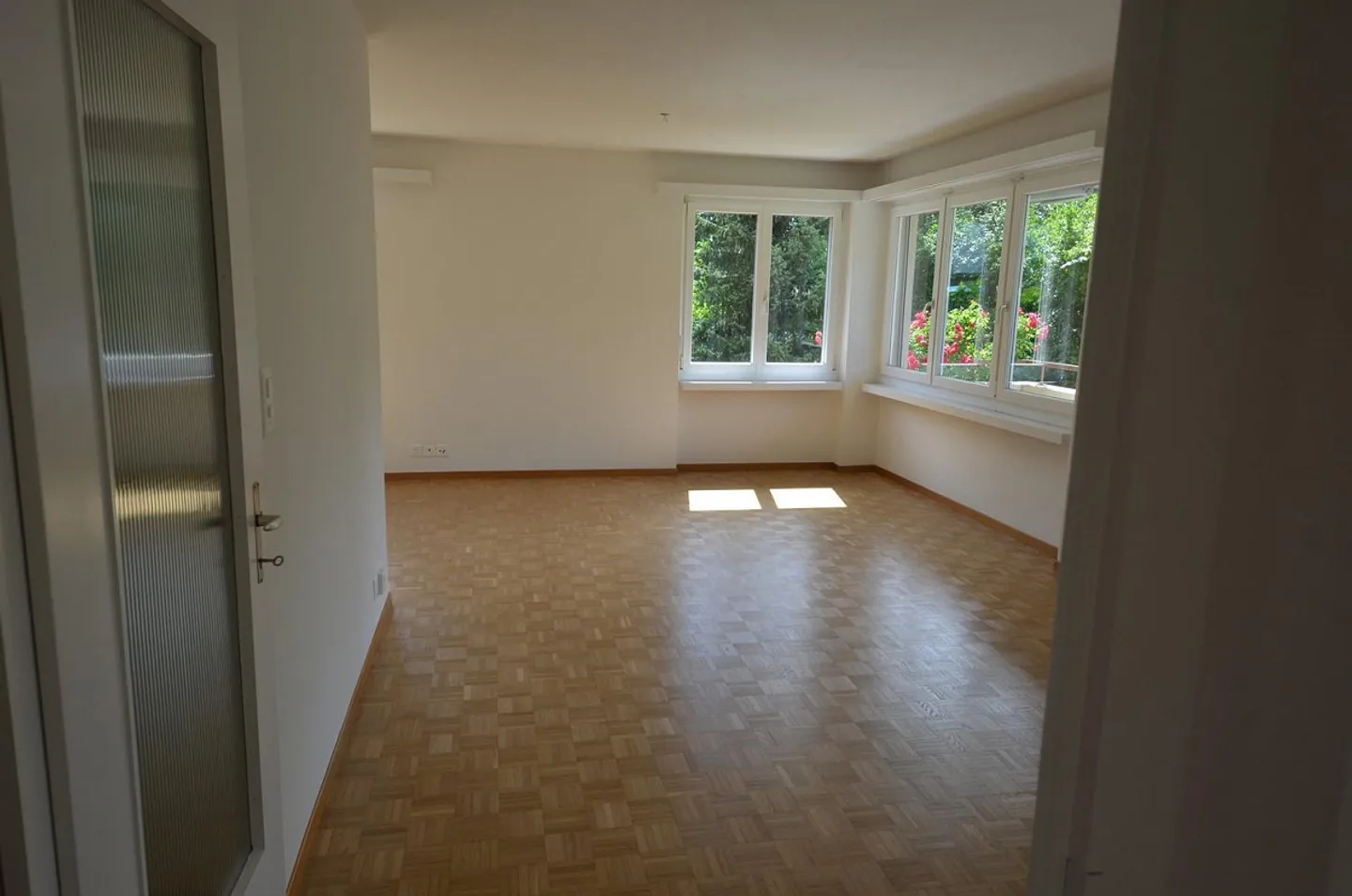 Attractive and spacious apartment in a green environment - Photo 4 of 12