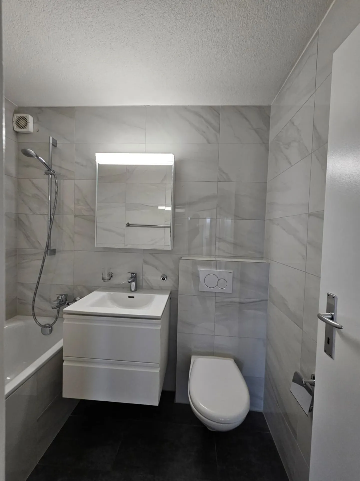 Modern 3.5 Room Apartment - Photo 8 of 22