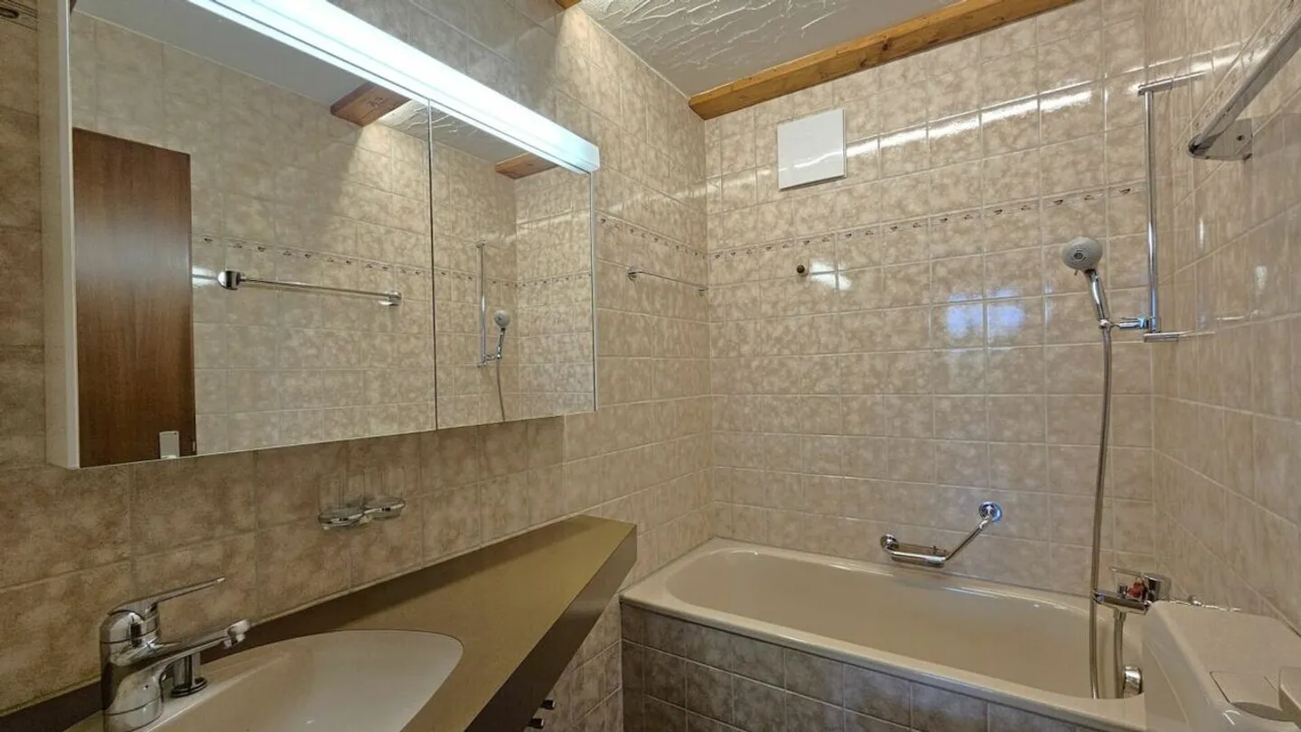 Appartamento duplex accogliente di 5,5 stanze in posizione idilliaca - Foto 6 di 13