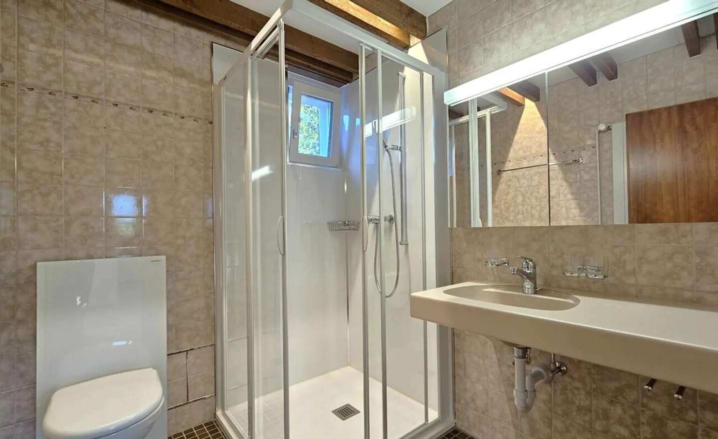 Appartamento duplex accogliente di 5,5 stanze in posizione idilliaca - Foto 10 di 13