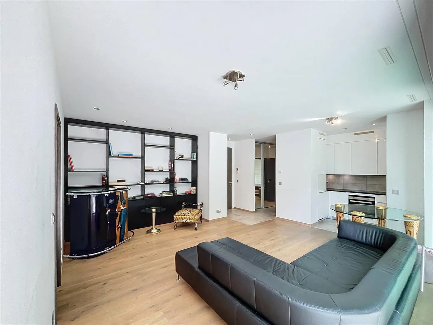 Magnifico appartamento di 4 stanze con terrazza in una residenza di alta qualità - Foto 3 di 12