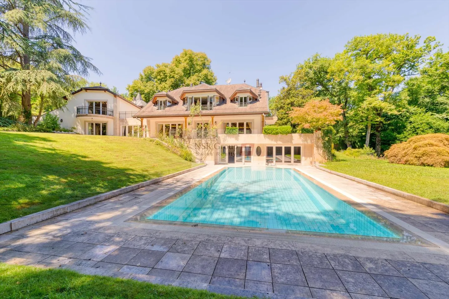 Luxurious property with character in an exceptional environment - Photo 1 of 11