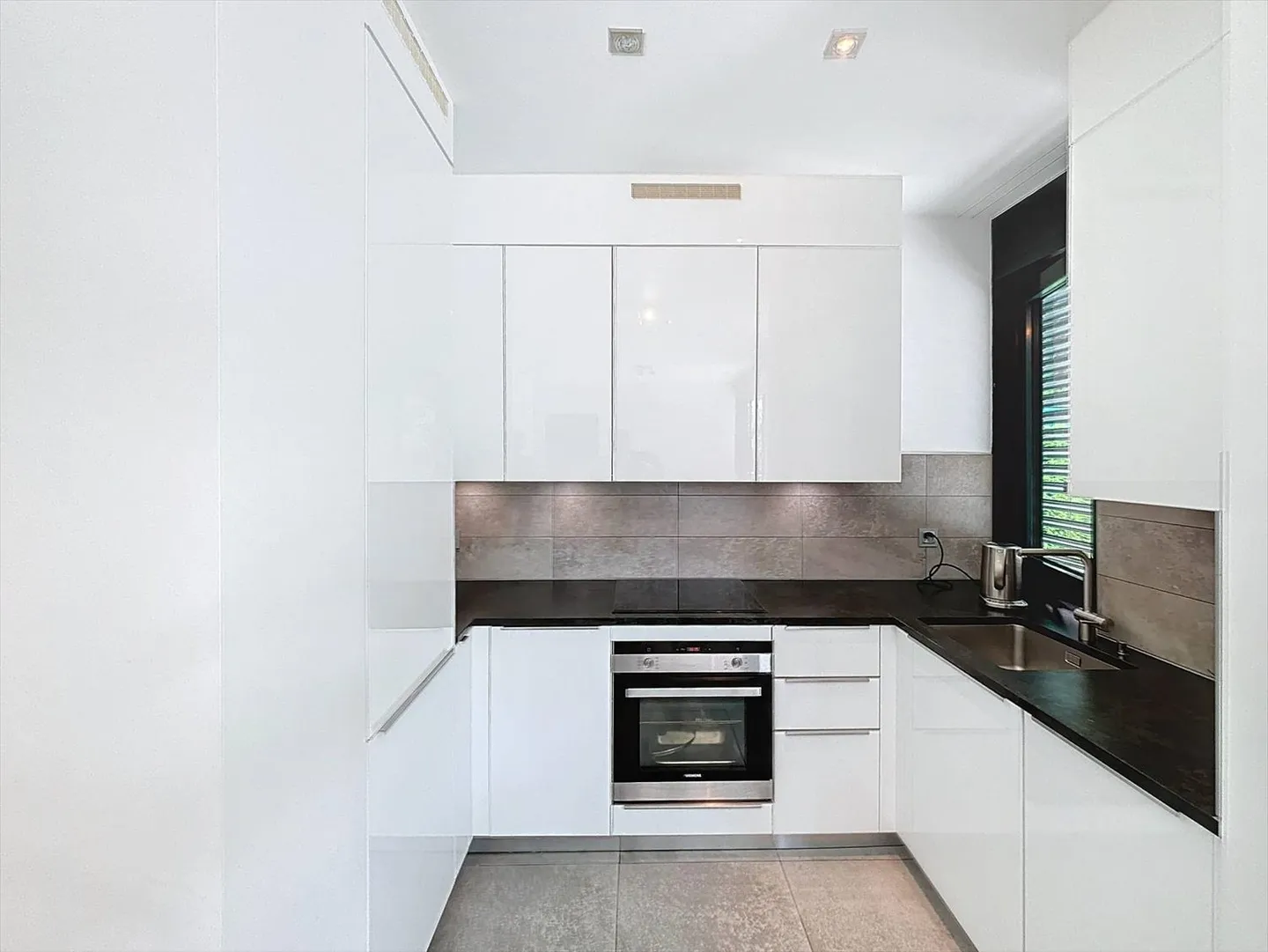 Magnifico appartamento di 4 stanze con terrazza in una residenza di alta qualità - Foto 5 di 12