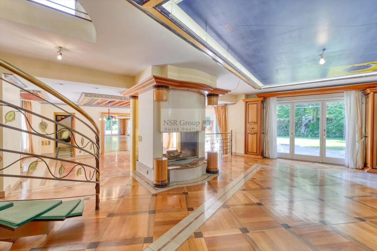 Luxurious property with character in an exceptional environment - Photo 5 of 11