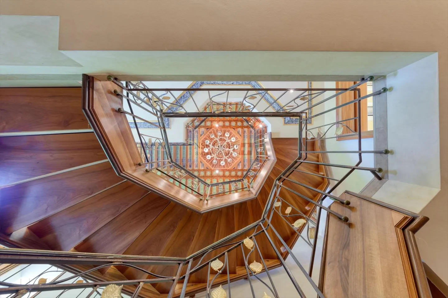 Luxurious property with character in an exceptional environment - Photo 6 of 11