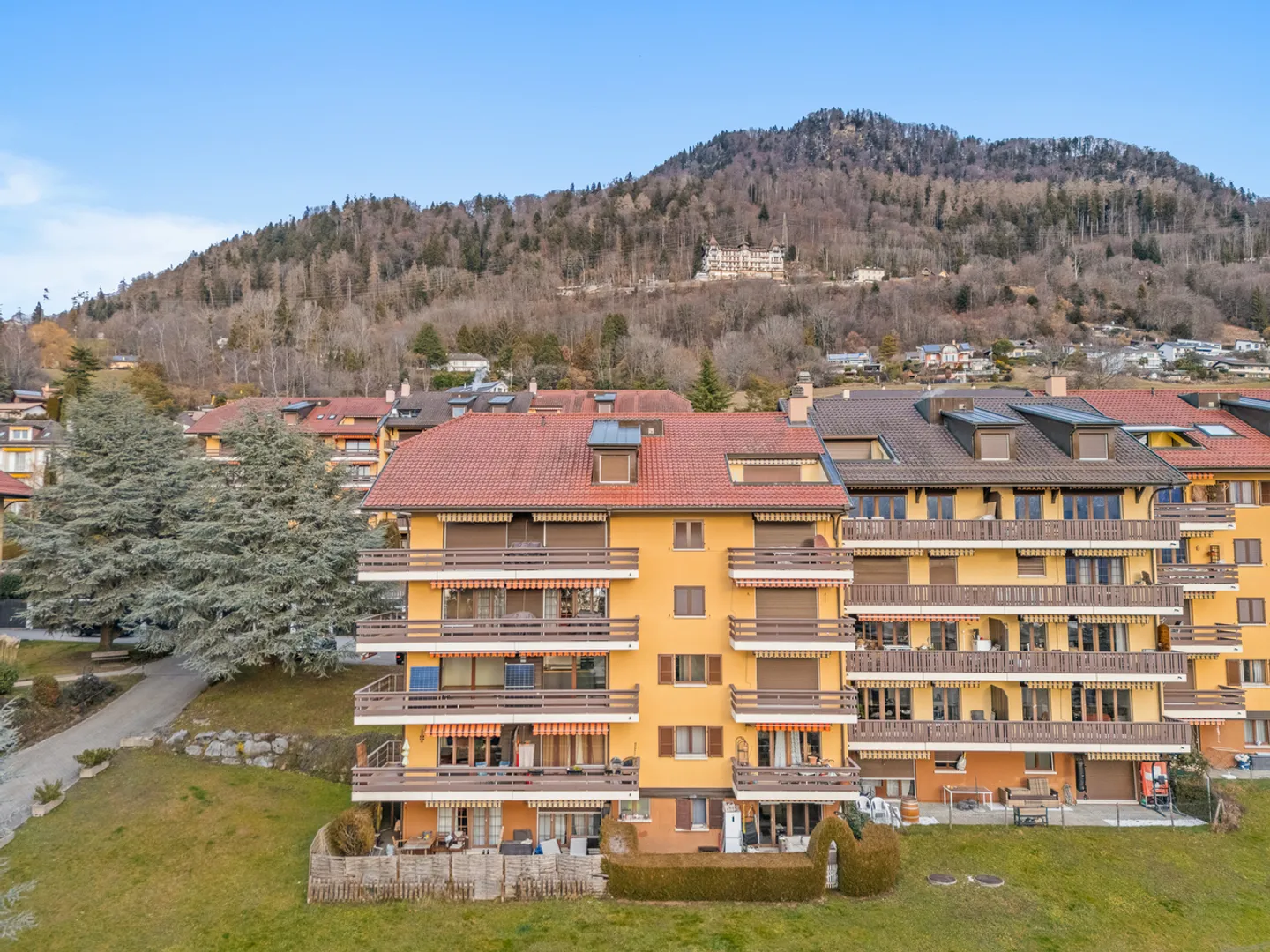 Opportunità unica, appartamento spazioso in un ambiente tranquillo con vista sul lago - Foto 13 di 15