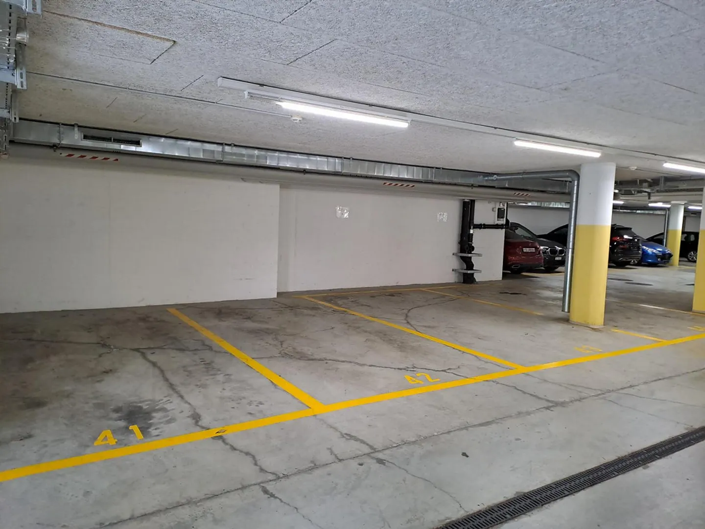 Posto auto nel garage sotterraneo nel centro di Uzwil (vicino alla stazione) - Foto 1 di 2