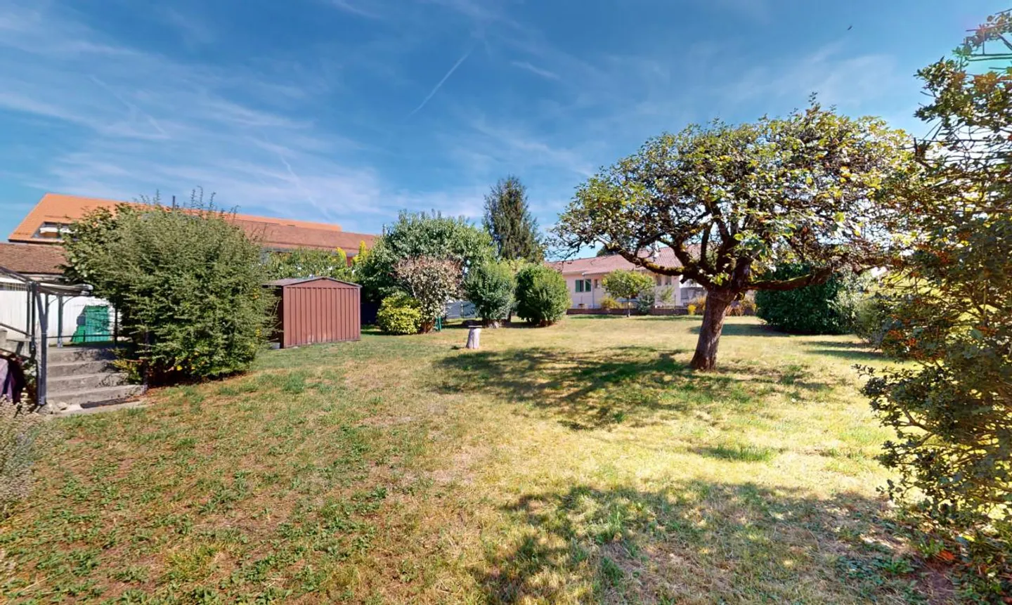 Exclusive opportunity in Arzier-le-Muids for investors or developers - Photo 8 of 13