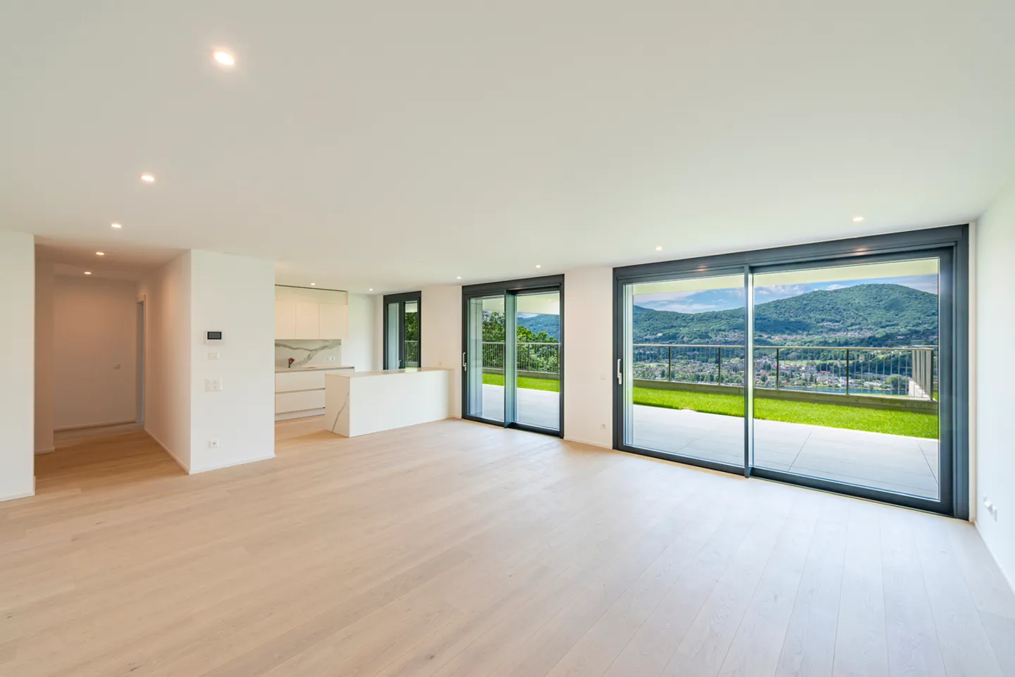 Nuovo appartamento di 4,5 locali in zona prestigiosa con vista lago - Foto 2 di 15