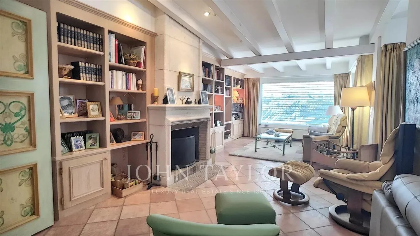 Penthouse dans les hauteurs de Crans-Montana - Photo 2 sur 10